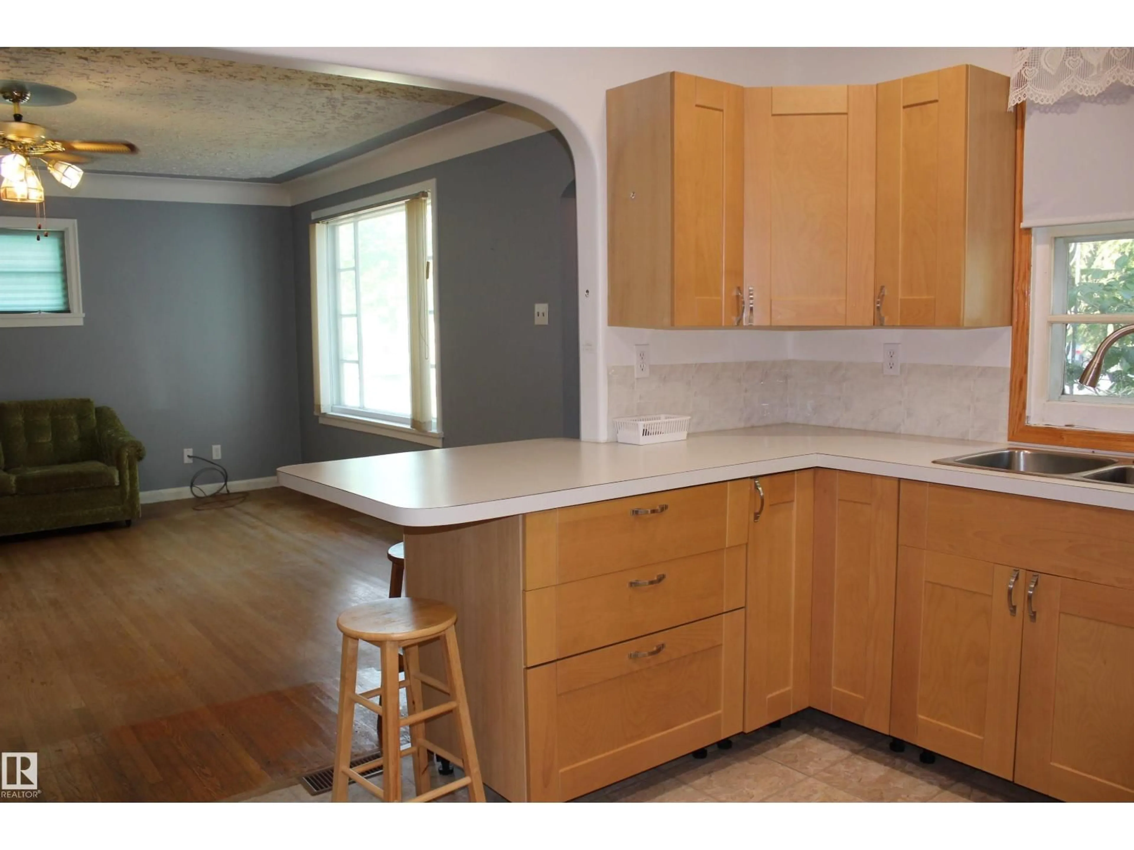 Open concept kitchen, unknown for 4406 49A ST, Vegreville Alberta T9C1M7
