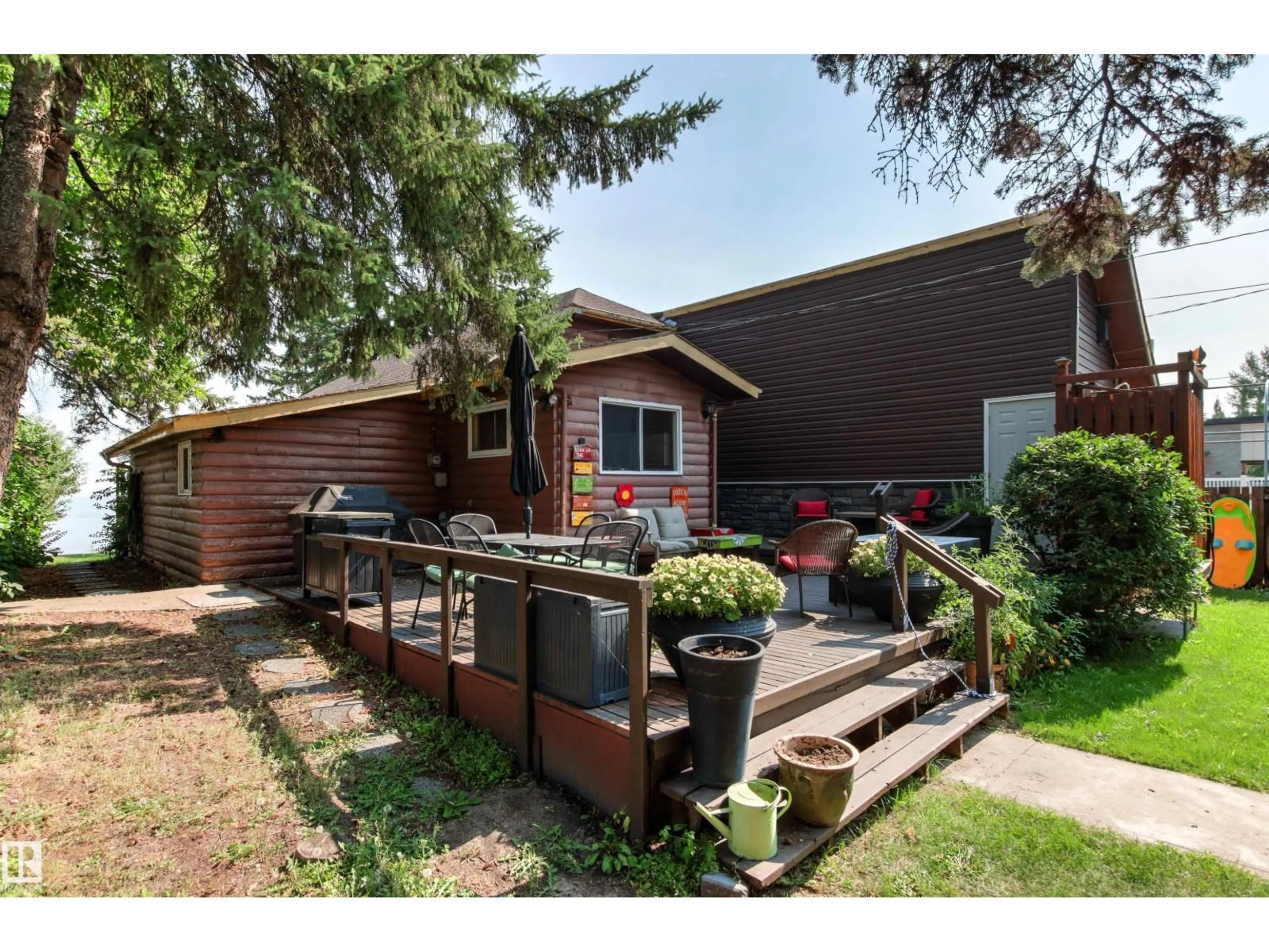 Home with brick exterior material, street for S - 425 1 AV, Rural Parkland County Alberta T0E2B0
