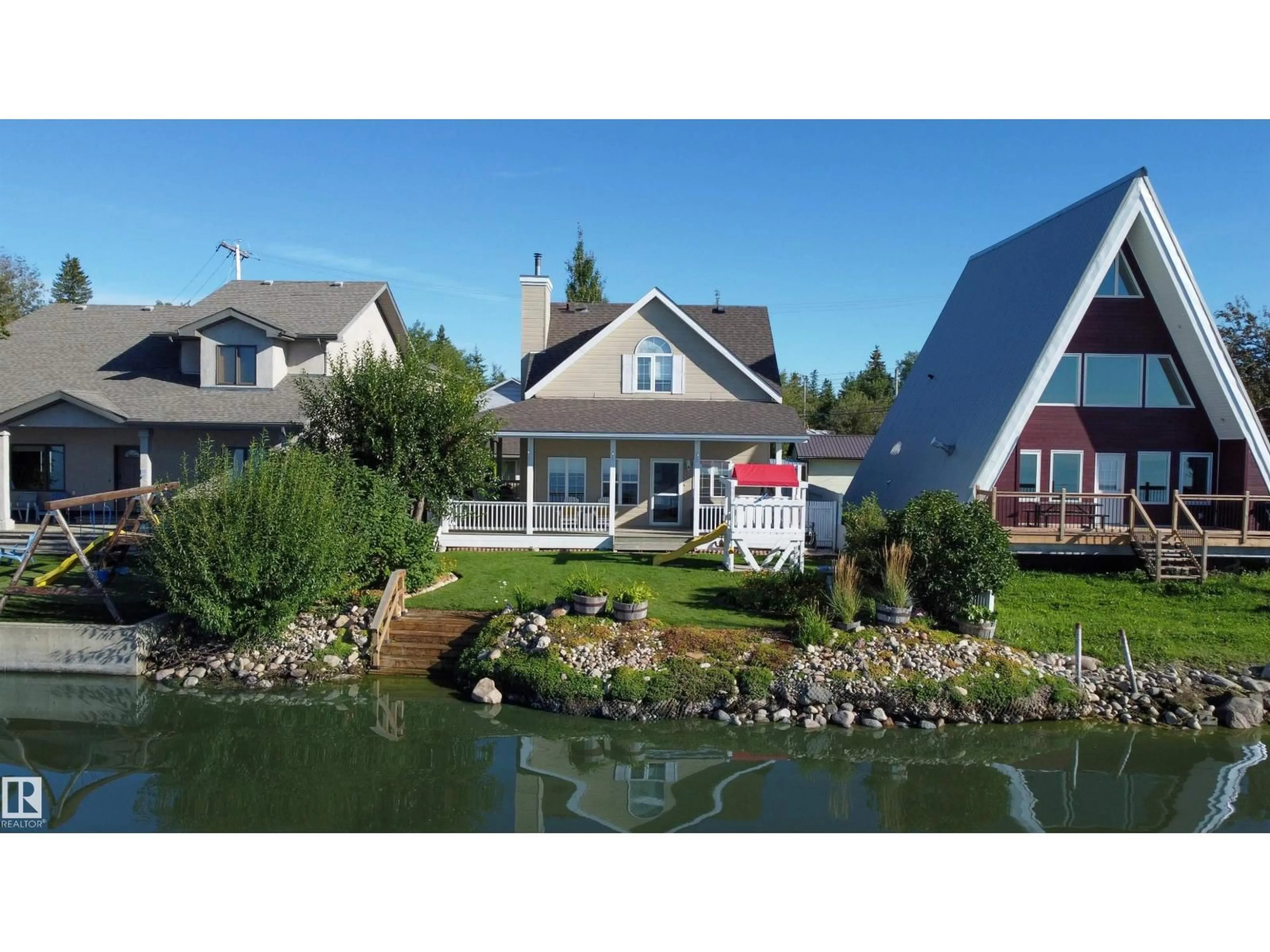 Home with vinyl exterior material, water/lake/river/ocean view for 5309 51 AV, Rural Lac Ste. Anne County Alberta T0E0A0