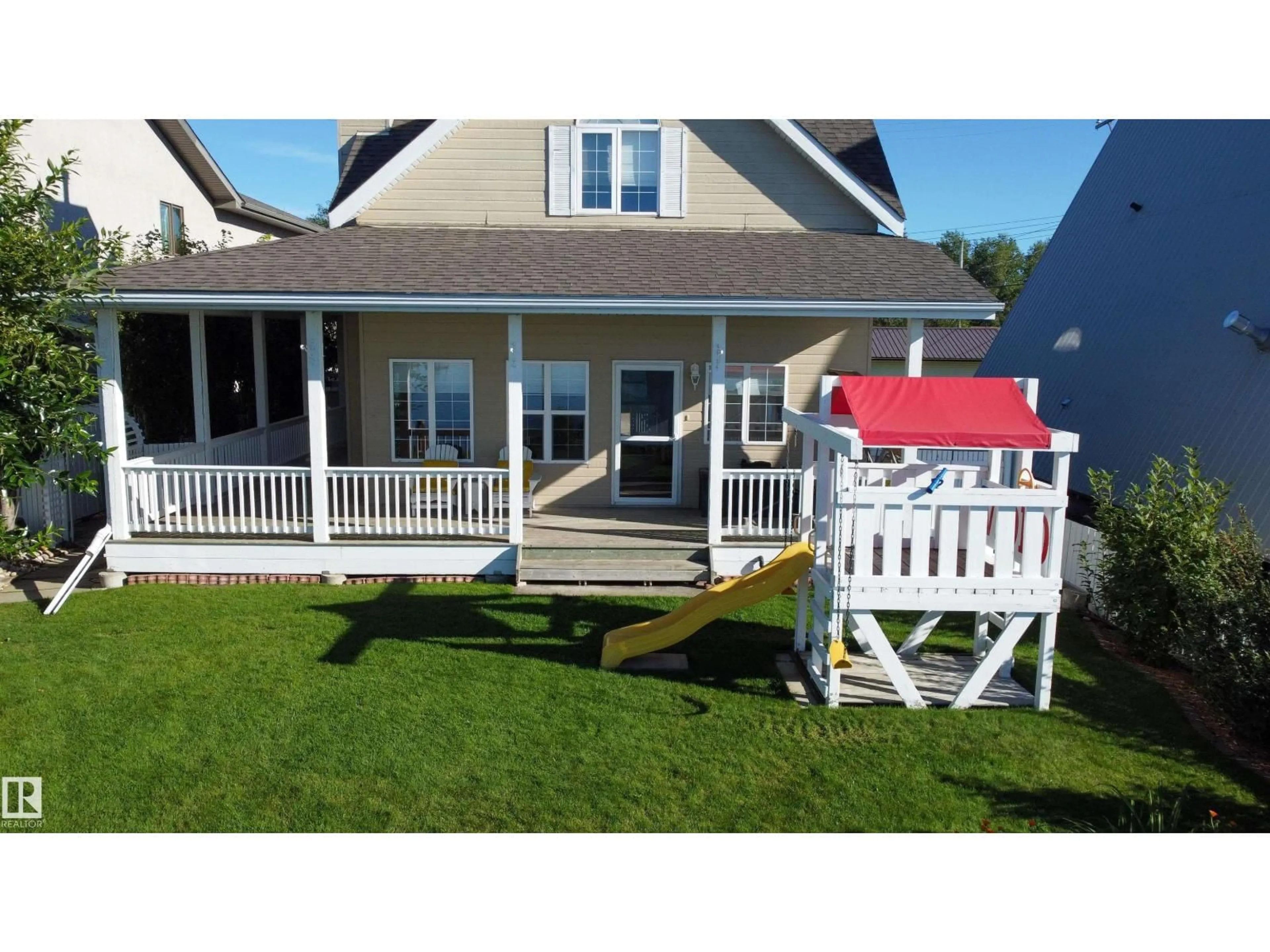 Home with vinyl exterior material, unknown for 5309 51 AV, Rural Lac Ste. Anne County Alberta T0E0A0
