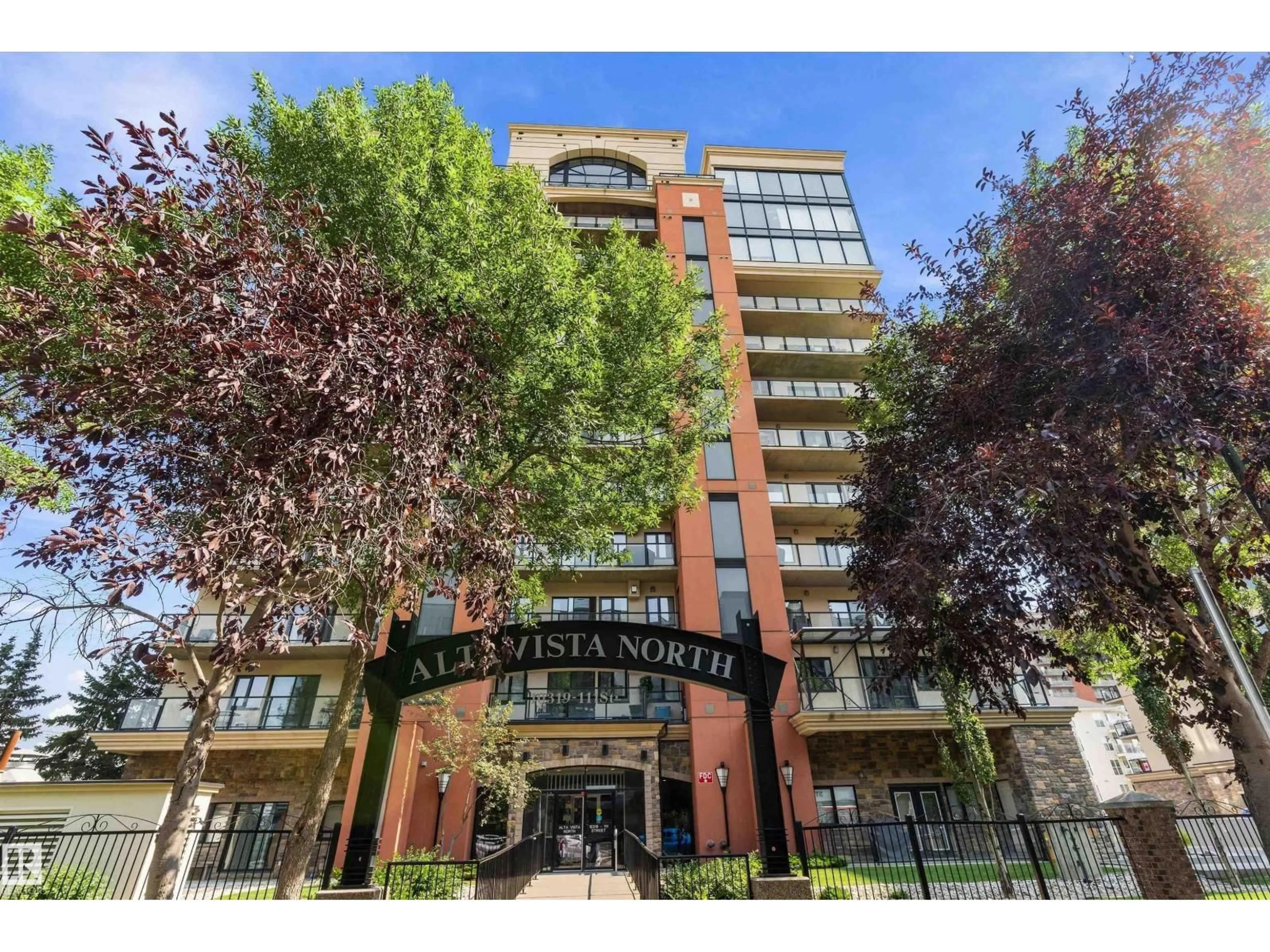 Indoor foyer for 806 - 10319 111 ST, Edmonton Alberta T5K0A2