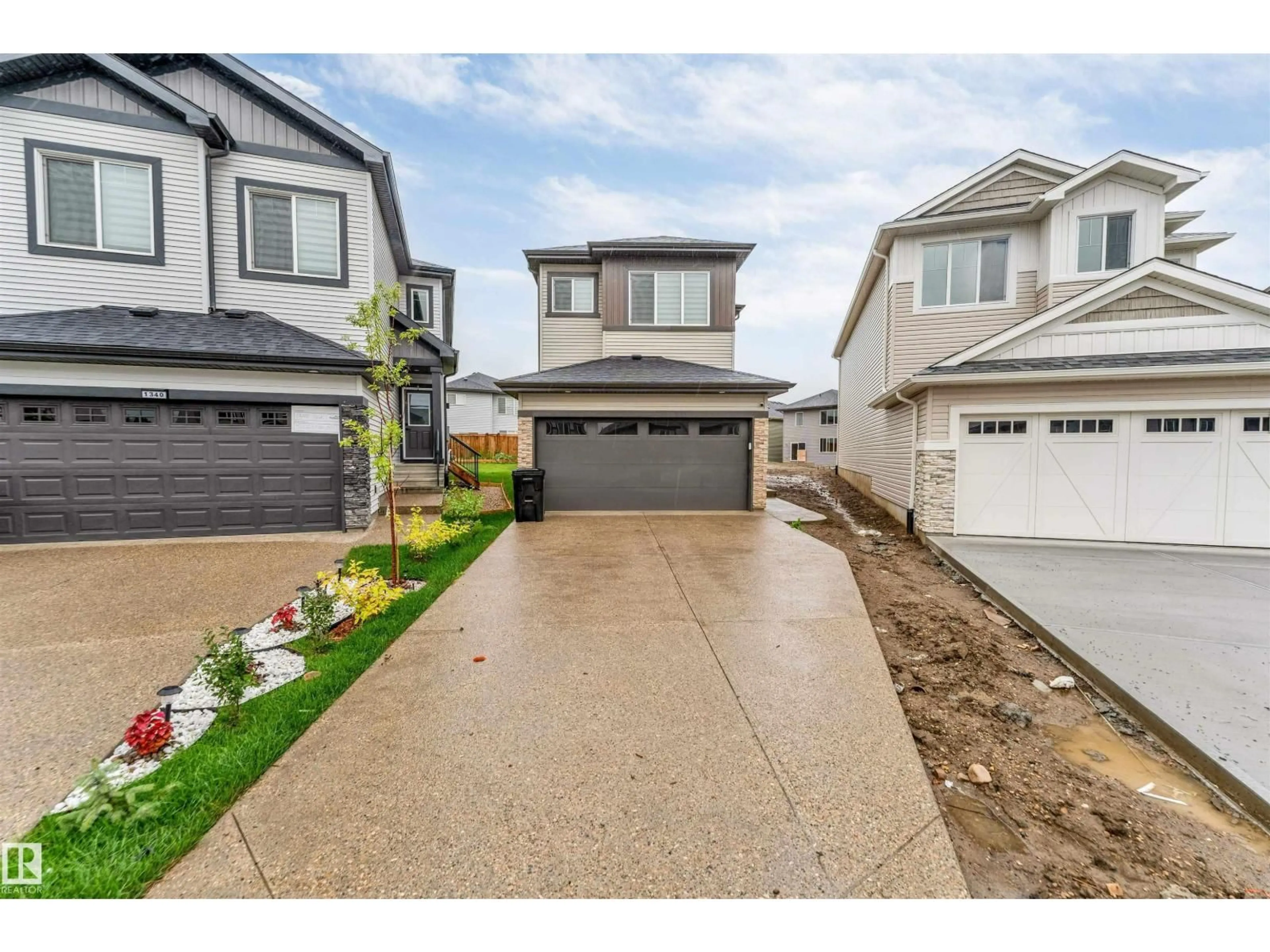 A pic from outside/outdoor area/front of a property/back of a property/a pic from drone, street for 1336 11 AV, Edmonton Alberta T6T2W4
