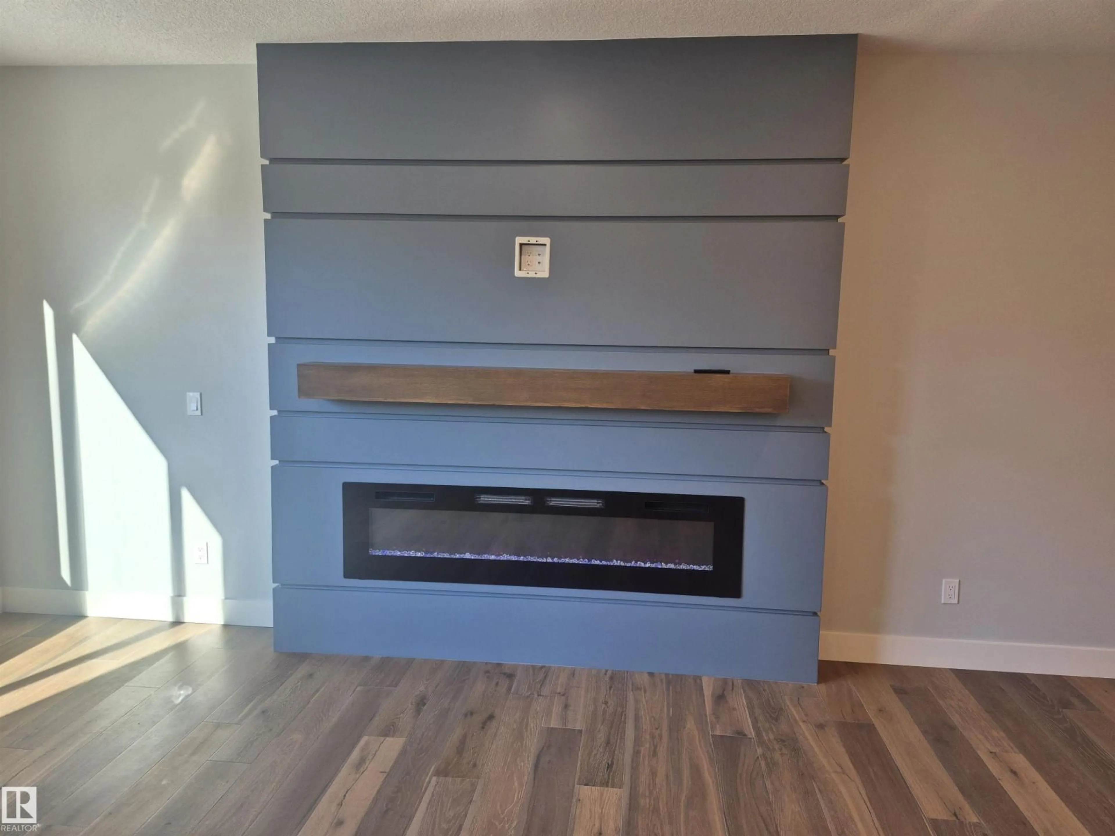 A pic of a room for 9515 75 AV, Edmonton Alberta T6E1H5