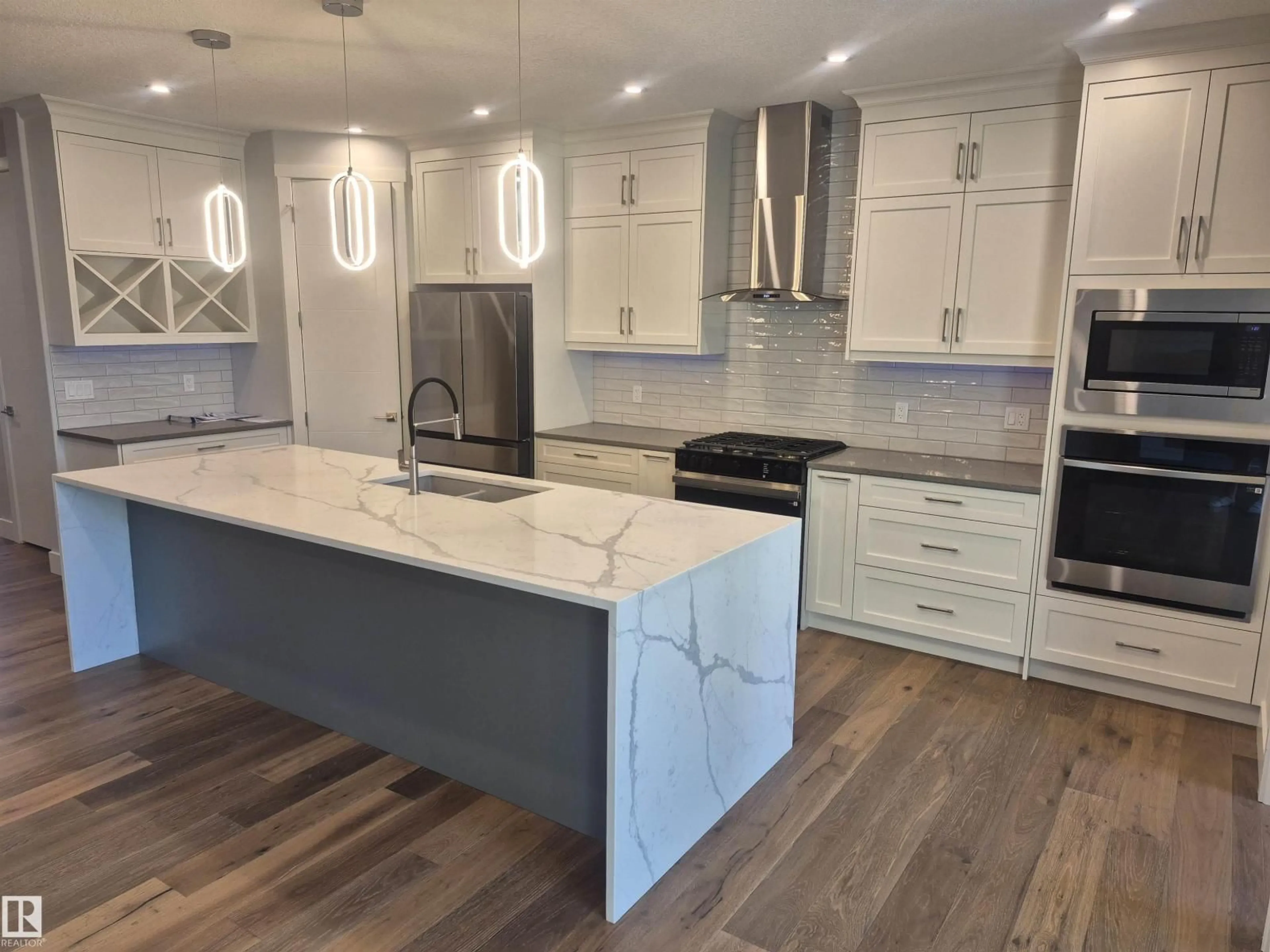 Open concept kitchen, unknown for 9515 75 AV, Edmonton Alberta T6E1H5