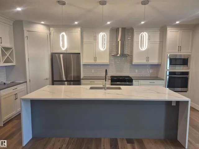 9515 75 AV, Edmonton 5