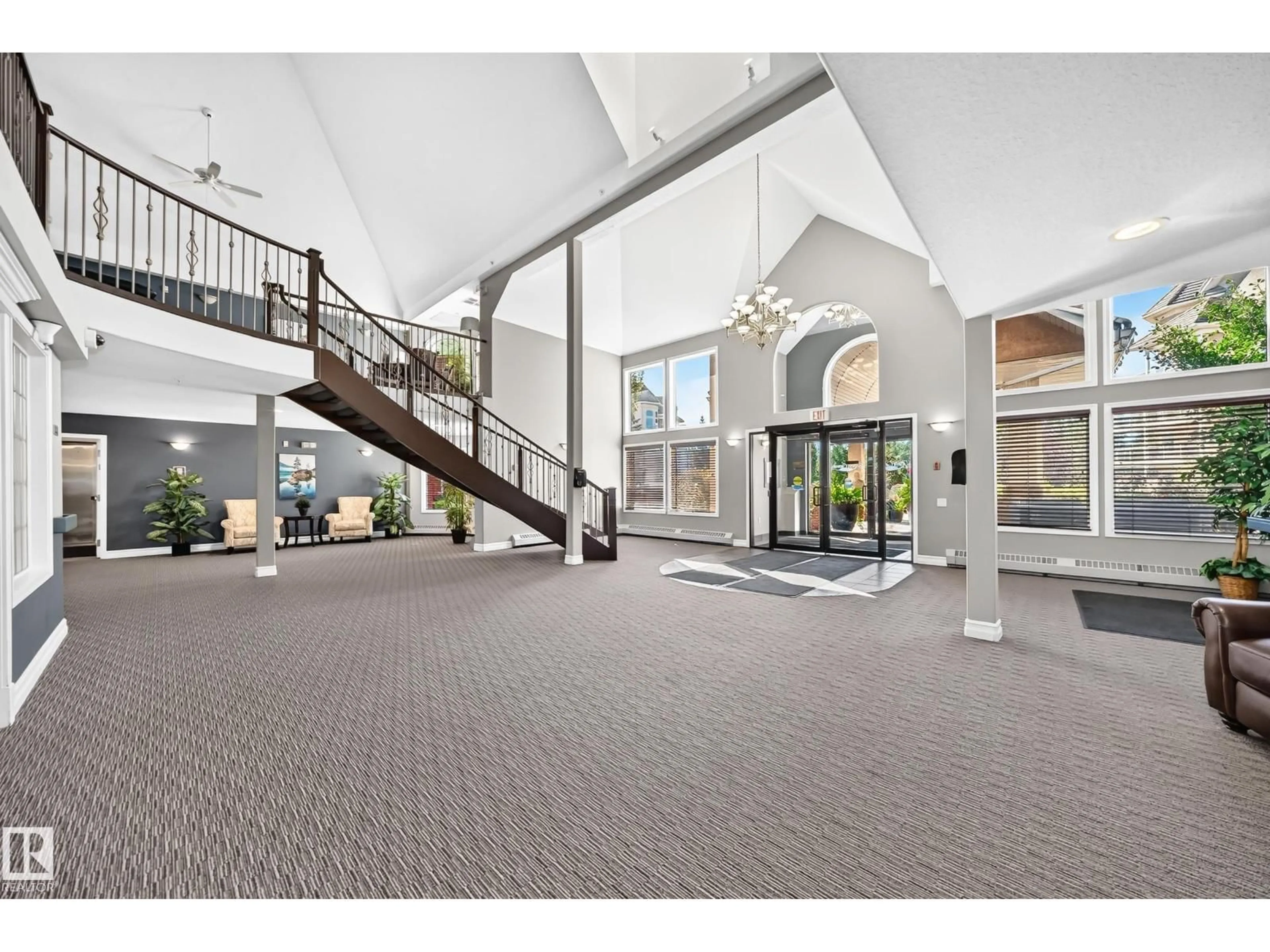 Indoor foyer for 9008 - 316 99 AV, Edmonton Alberta T5H4M6
