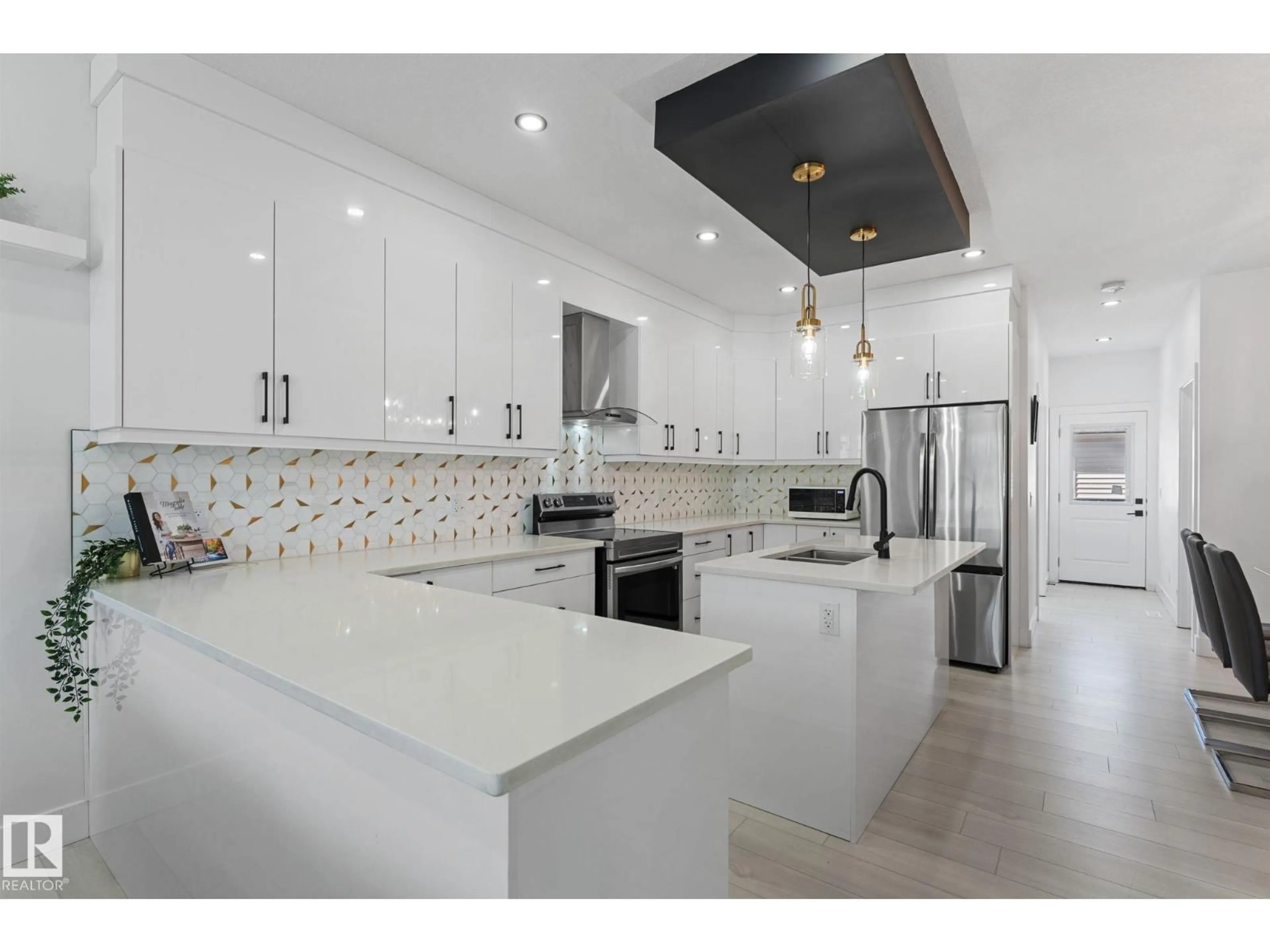 Open concept kitchen, ceramic/tile floor for 3606 42 AV, Beaumont Alberta T4X3B3