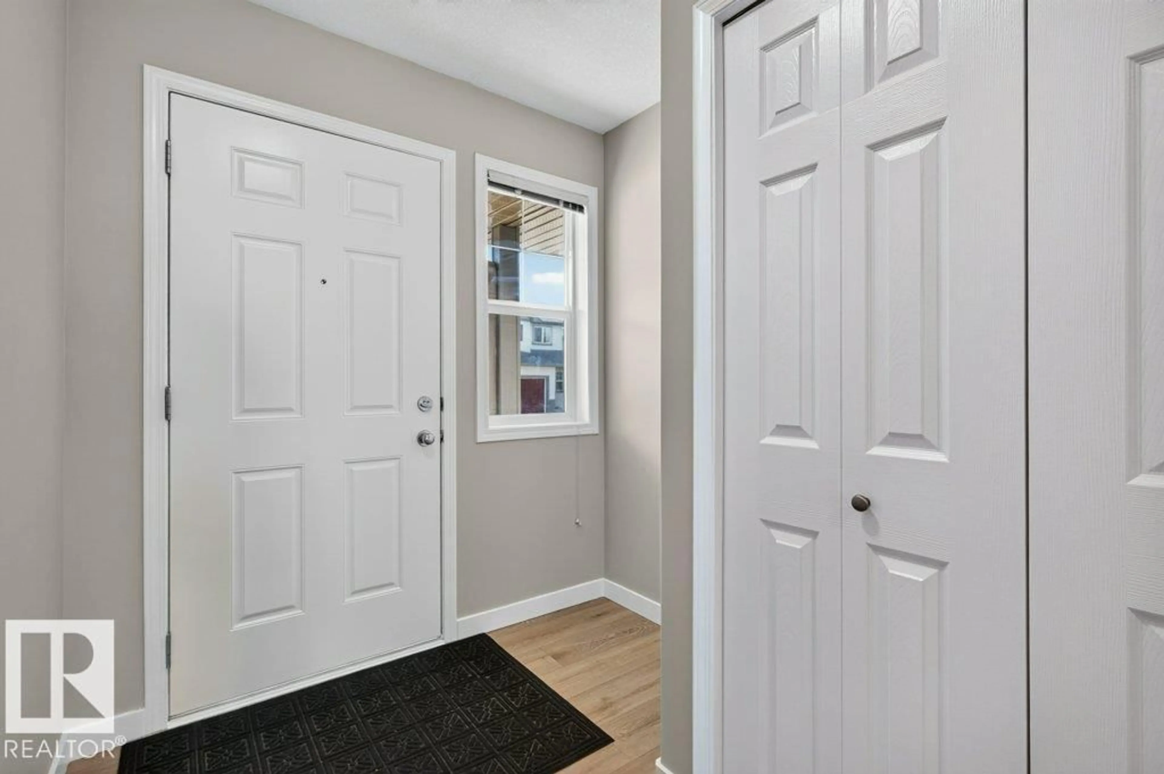 Indoor entryway for 26 2816 34 AV NW, Edmonton Alberta T6T2B4