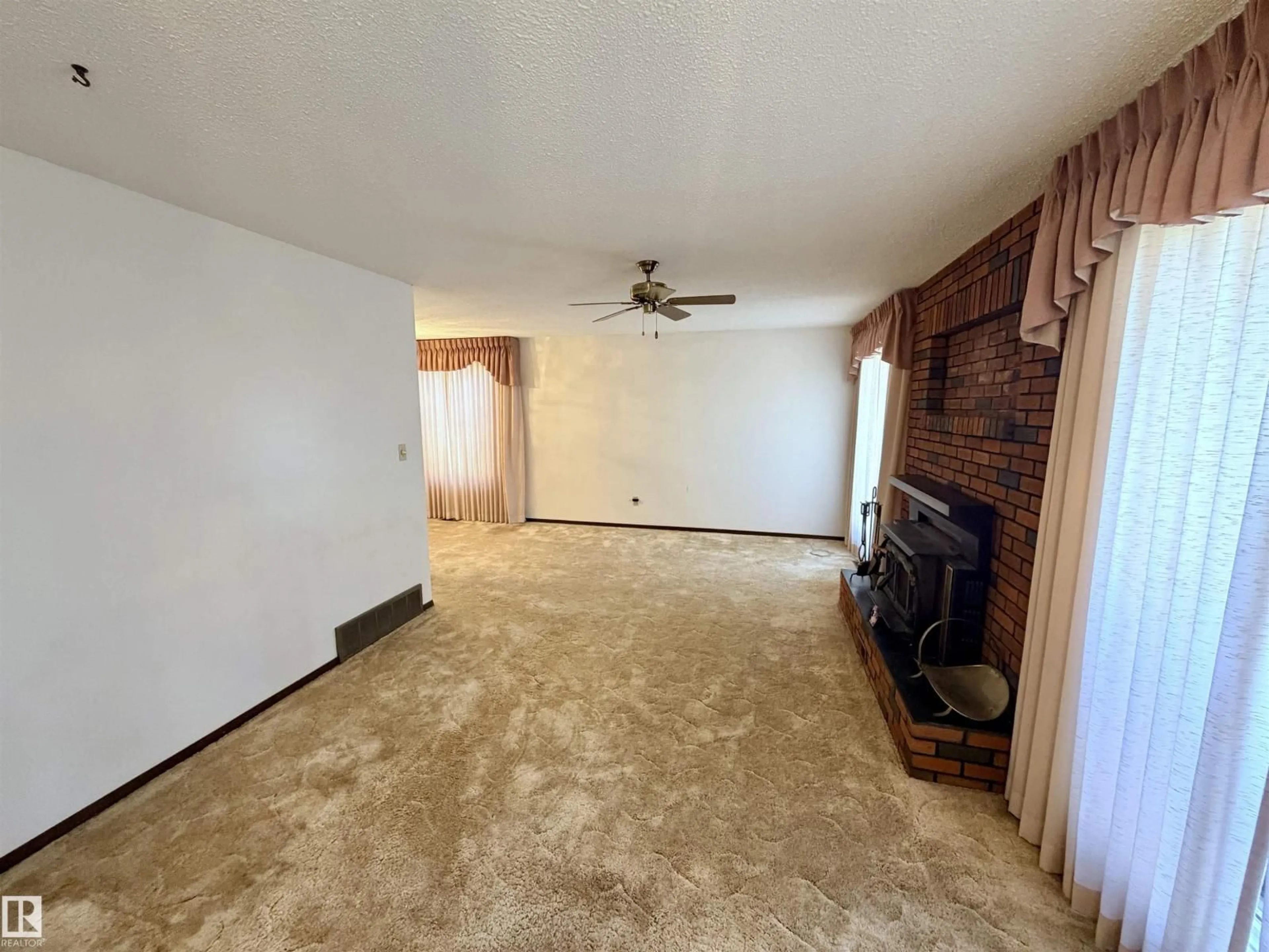 A pic of a room for 5233 49 AV, St. Paul Town Alberta T0A3A4