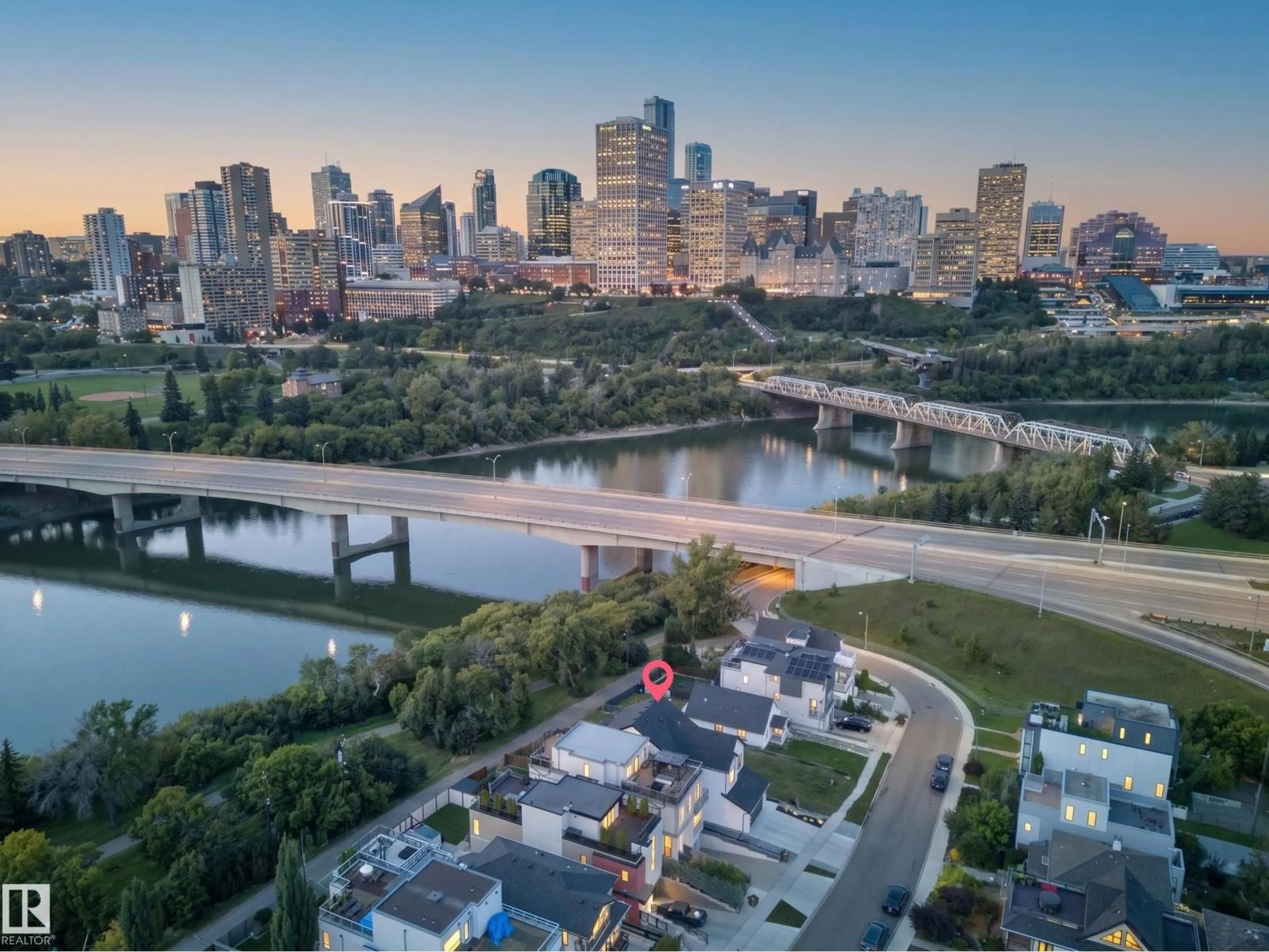 A pic from outside/outdoor area/front of a property/back of a property/a pic from drone, city buildings view from balcony for NW - 9624 99A ST, Edmonton Alberta T6E3W8