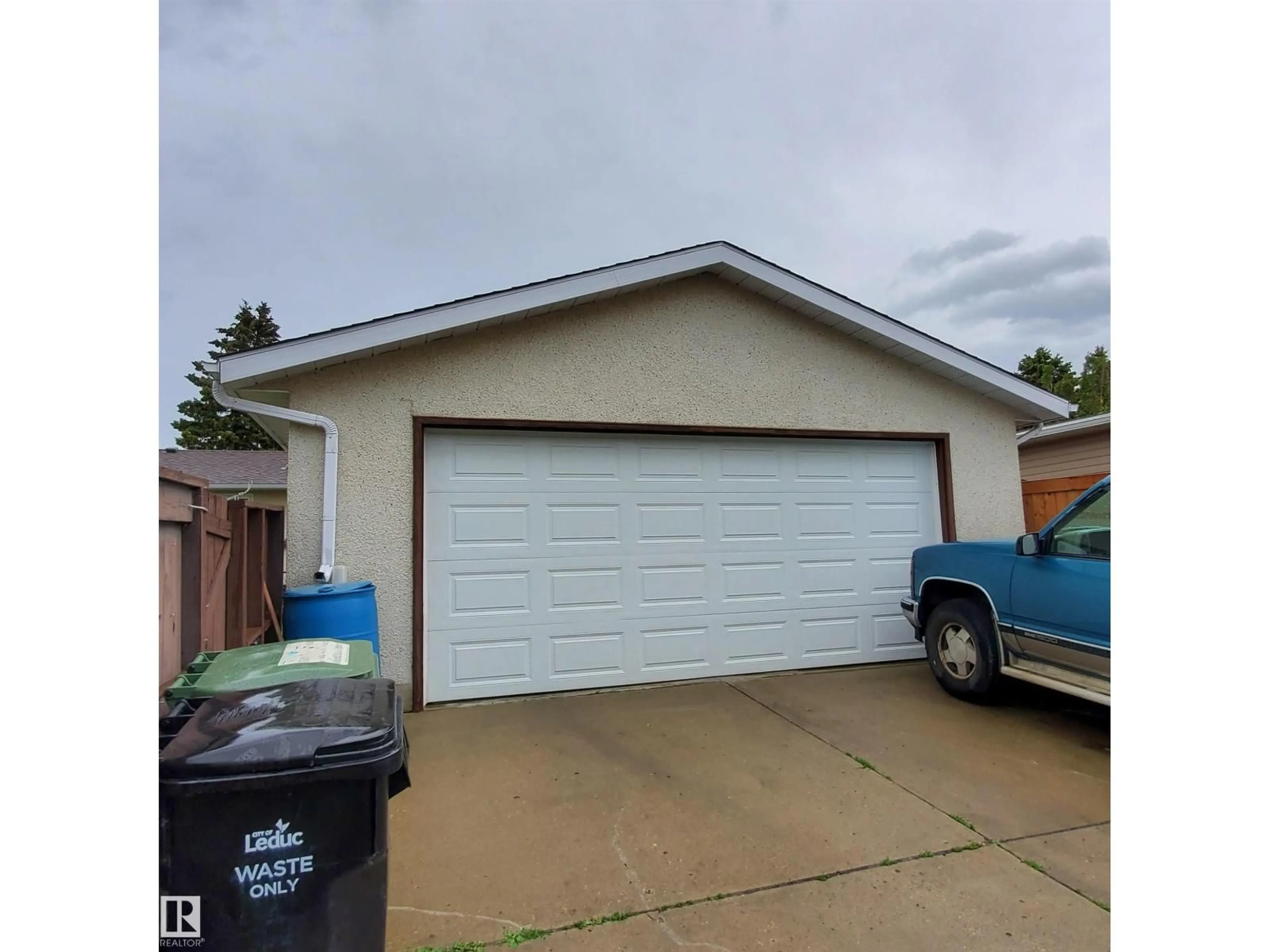 Unknown for 33 ATHAPASKAN DR, Leduc Alberta T9E4E4