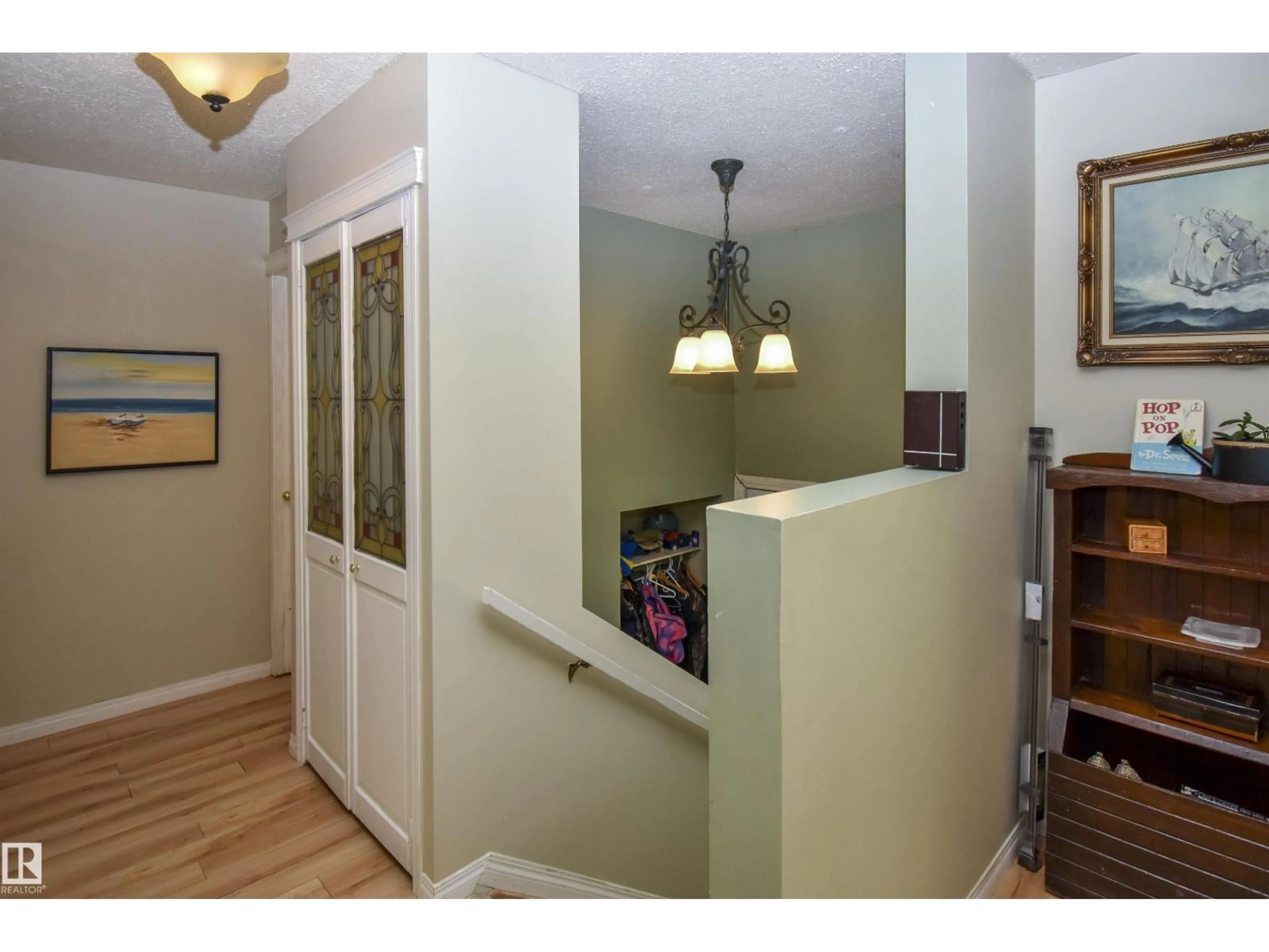 Indoor entryway for 661021A HWY 827, Rural Athabasca County Alberta T9S2A9