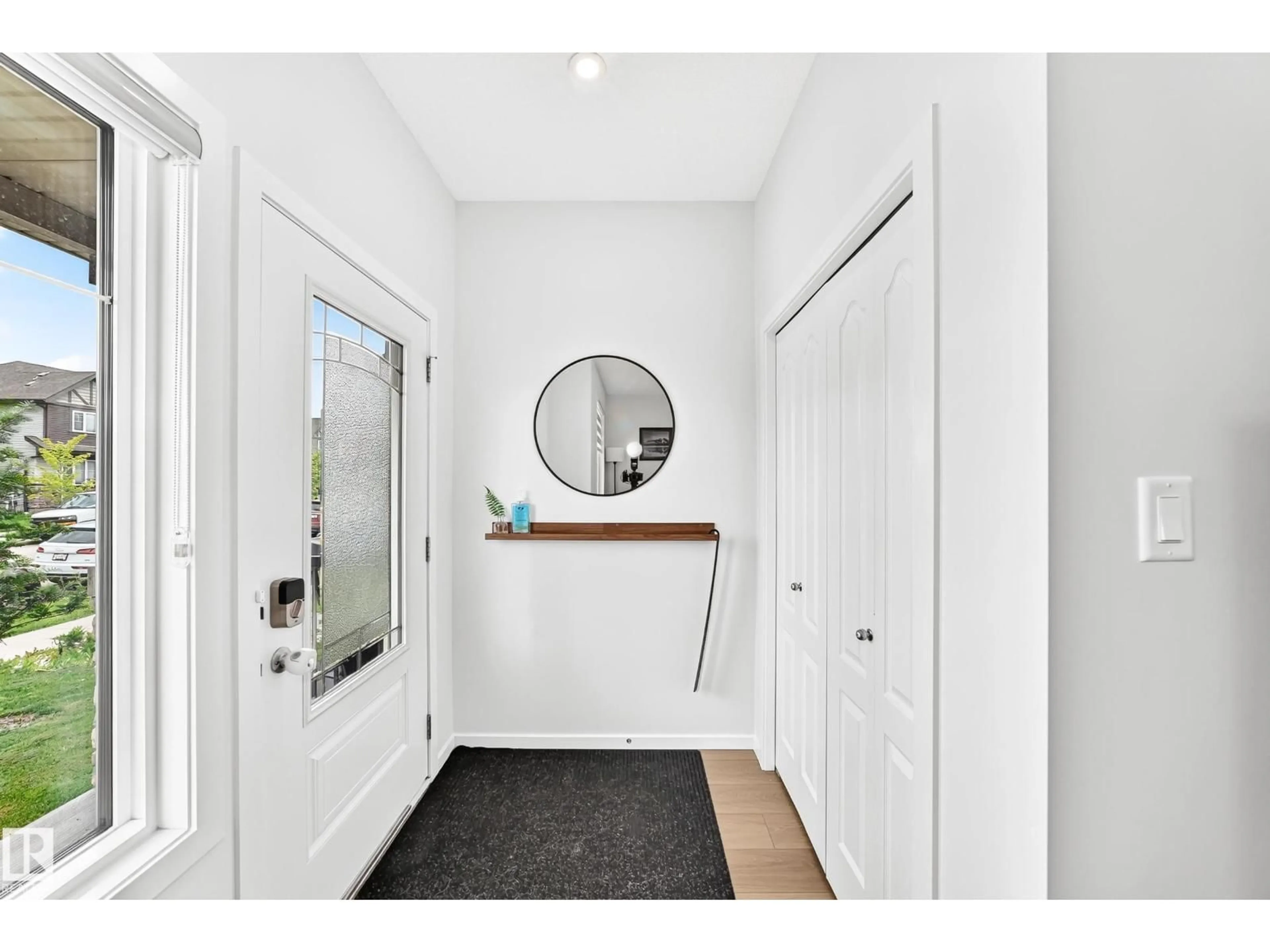 Indoor entryway for 5233 22 AV, Edmonton Alberta T6X2H8