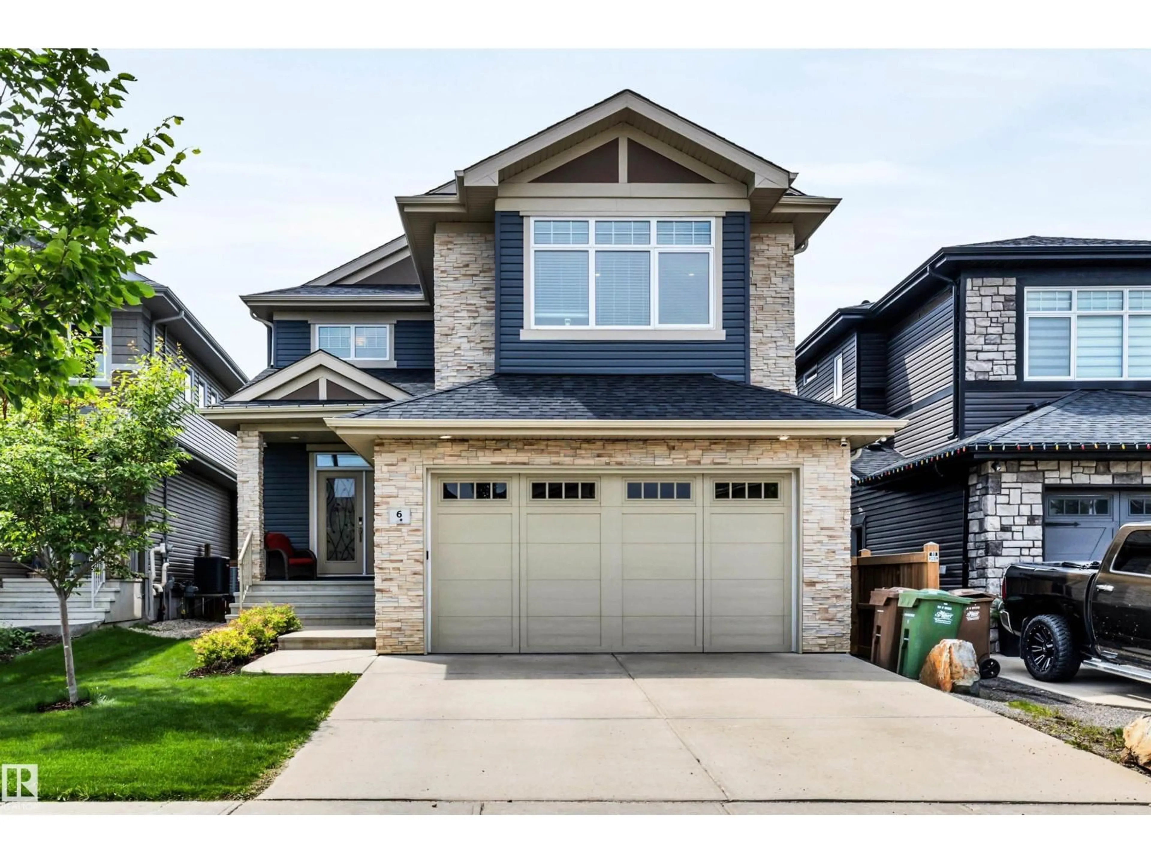 Home with vinyl exterior material, street for 6 ELISE PL, St. Albert Alberta T8N7P5