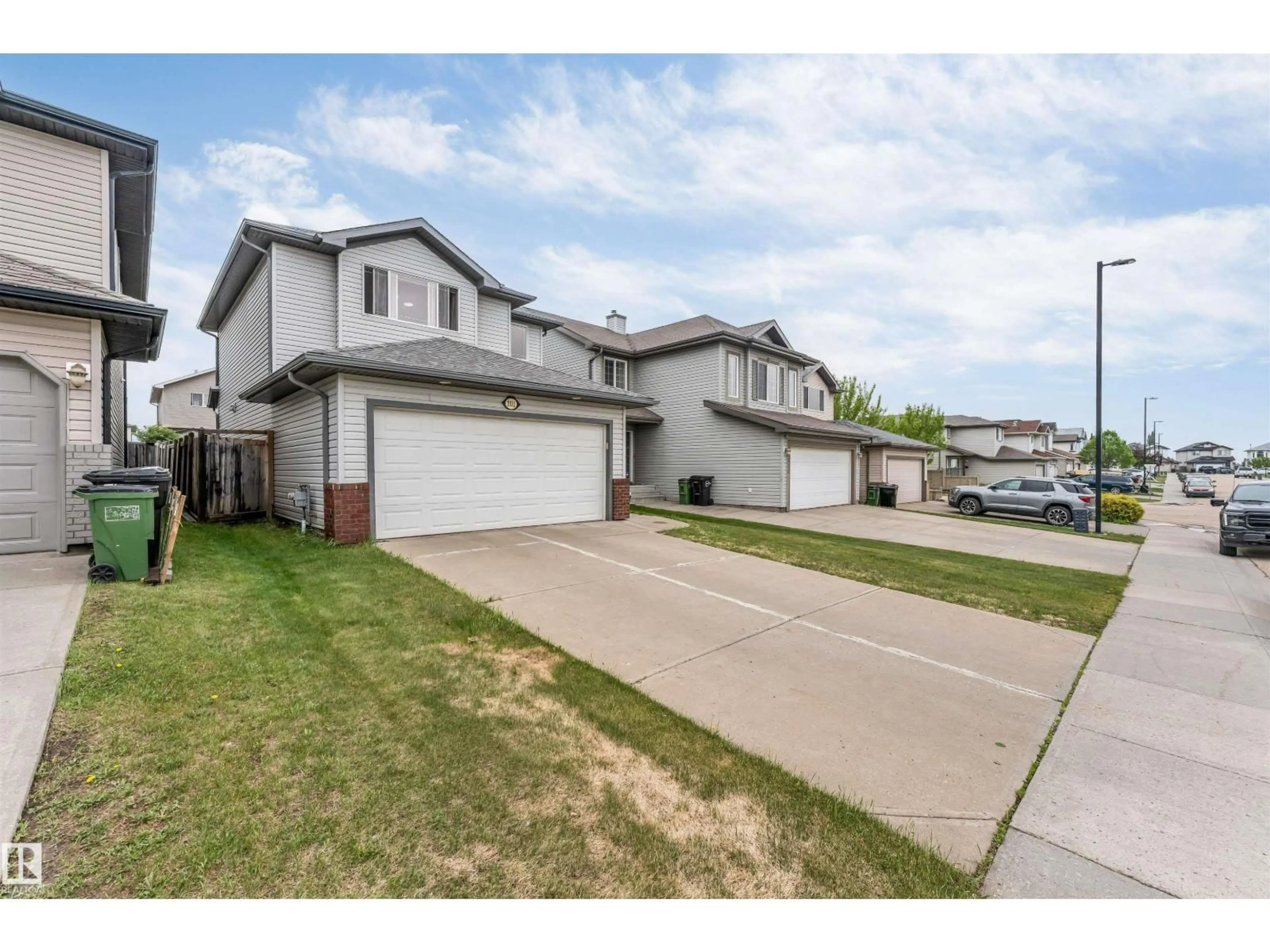 A pic from outside/outdoor area/front of a property/back of a property/a pic from drone, street for NW - 3311 21 ST, Edmonton Alberta T6T0C4