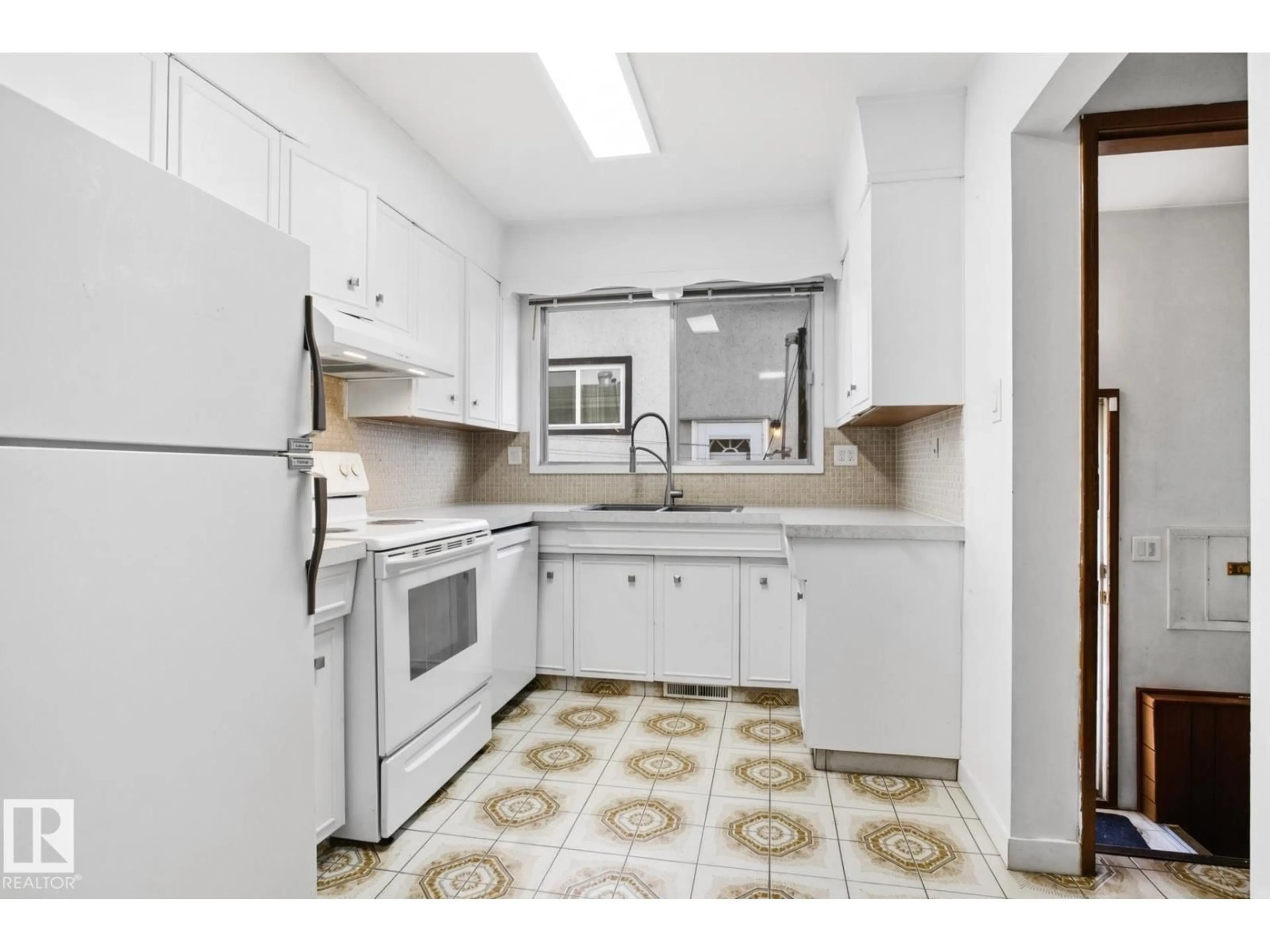 Standard kitchen, ceramic/tile floor for NW - 13235 82 ST, Edmonton Alberta T5E2T9