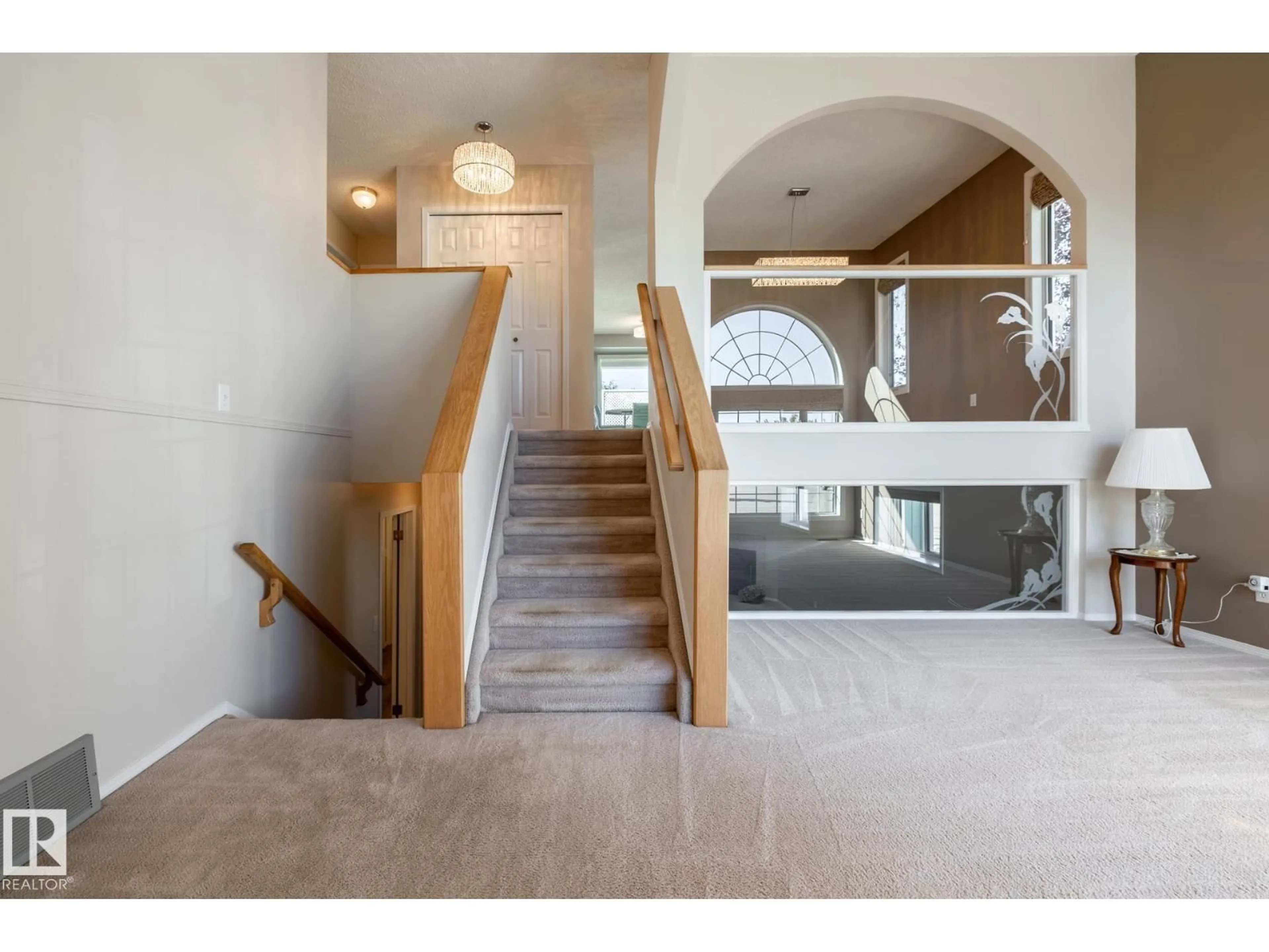 Indoor foyer for NW - 7232 189 ST, Edmonton Alberta T5T5W5