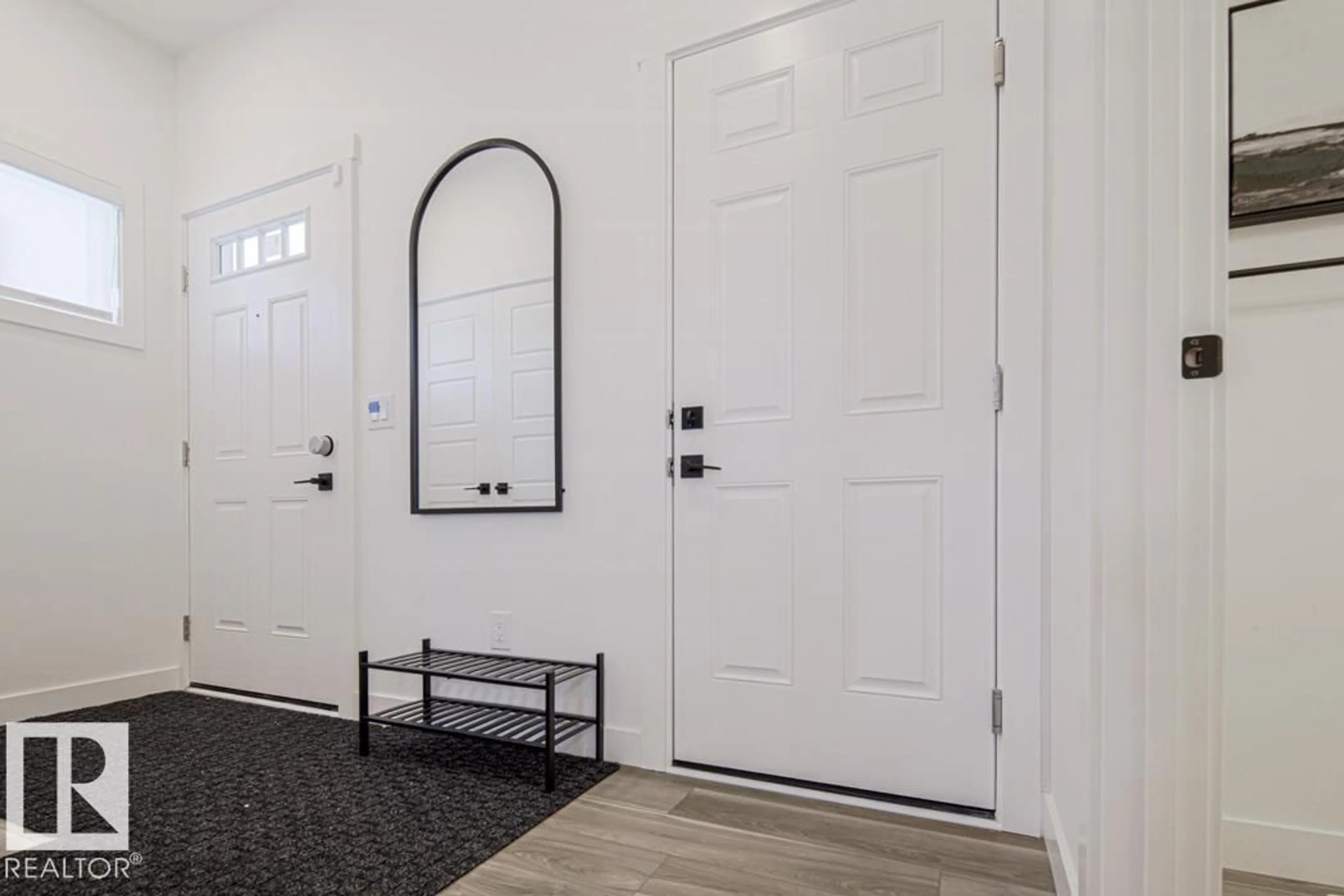 Indoor entryway for 52 EMERSON LD, Spruce Grove Alberta T7X4T8
