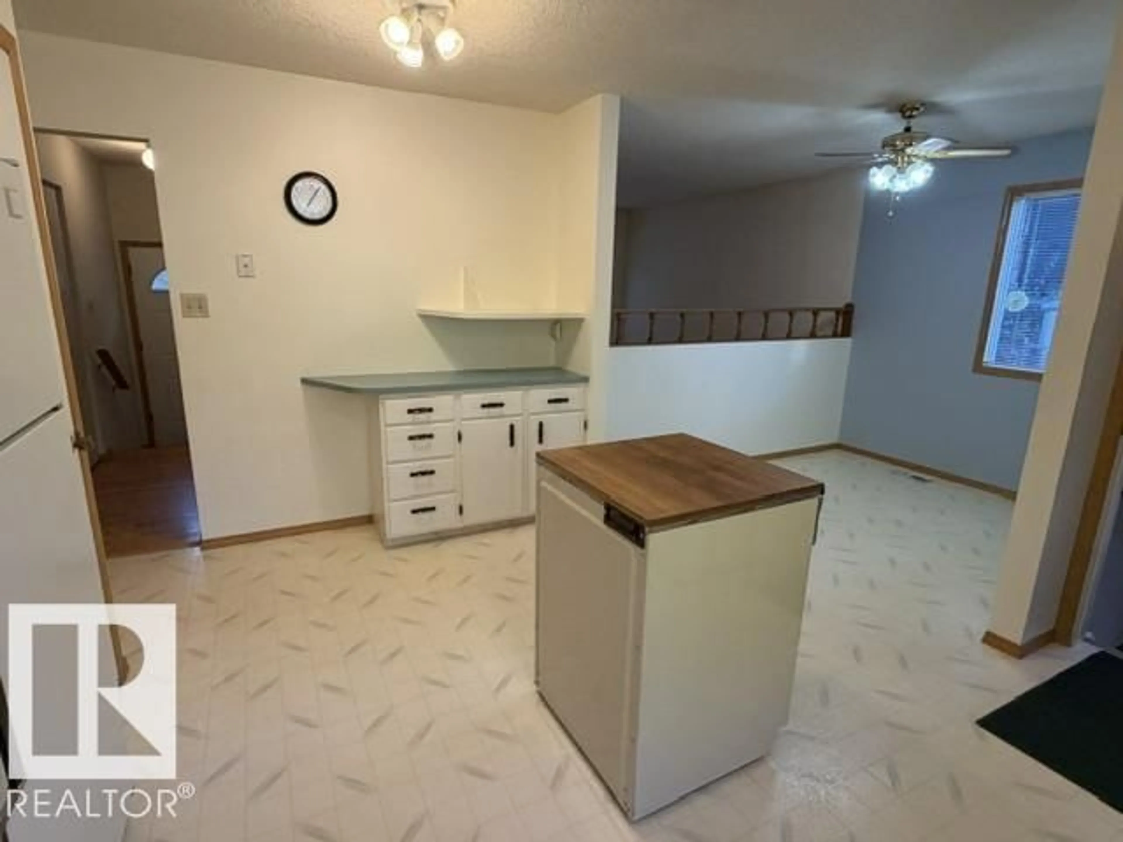 A pic of a room for 3 MORGAN CR, St. Albert Alberta T8N2E1