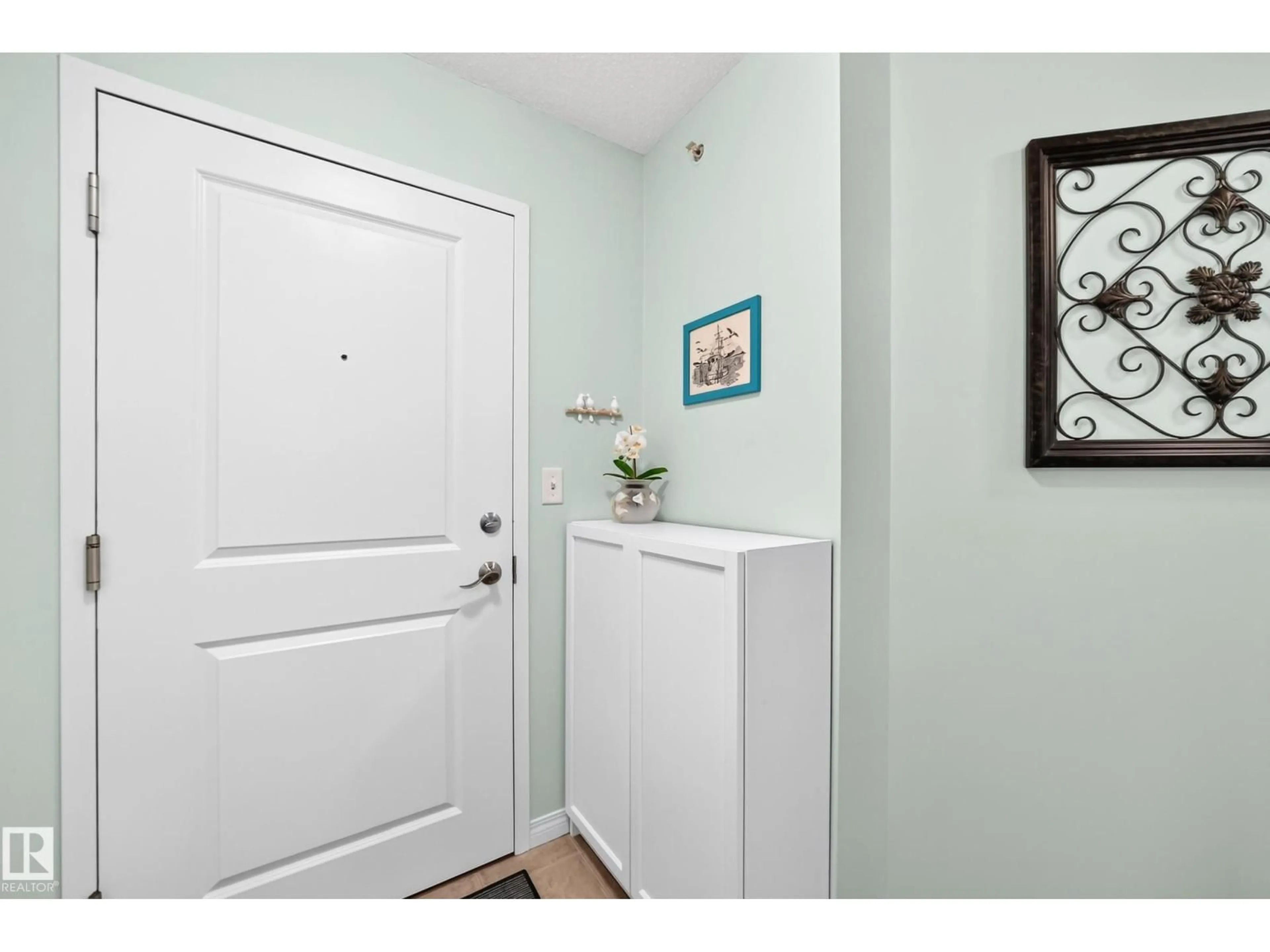 Indoor entryway for #401 - 11449 ELLERSLIE RD, Edmonton Alberta T6W1T2