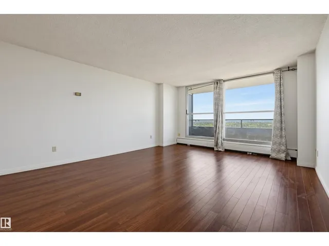 1502 STONY PLAIN RD, Edmonton 3