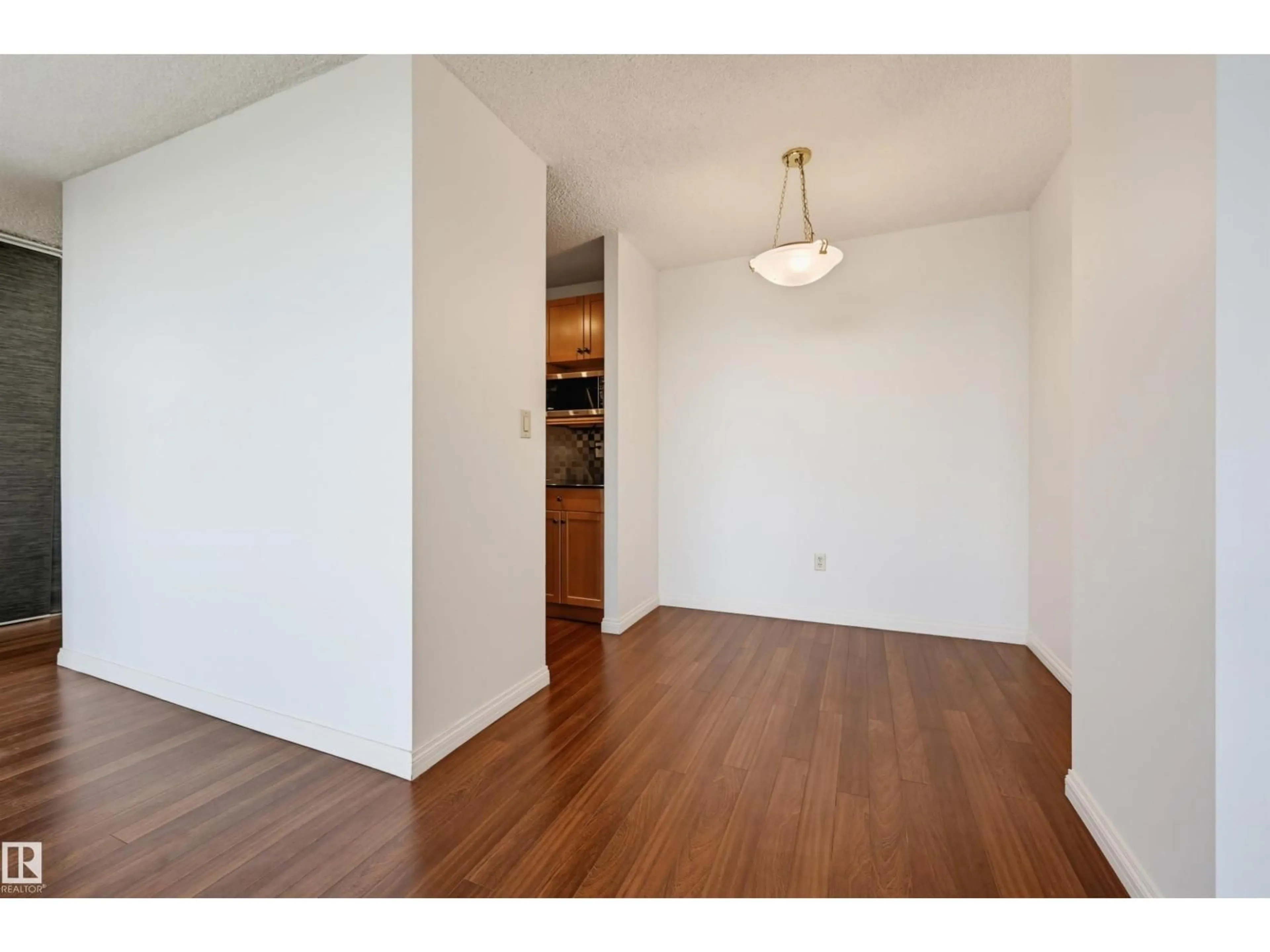 Unknown for 1502 STONY PLAIN RD, Edmonton Alberta T5N3R2