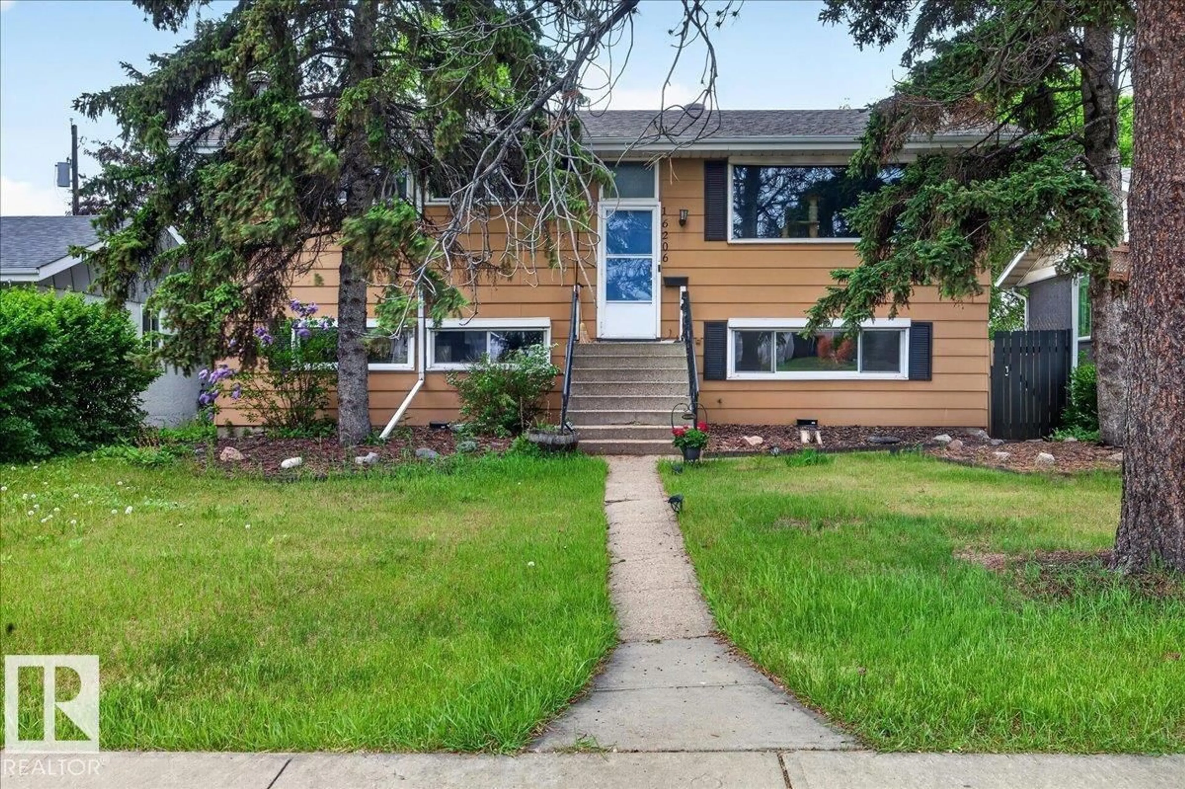 Home with vinyl exterior material, street for 16206 79A AV, Edmonton Alberta T5R3J1