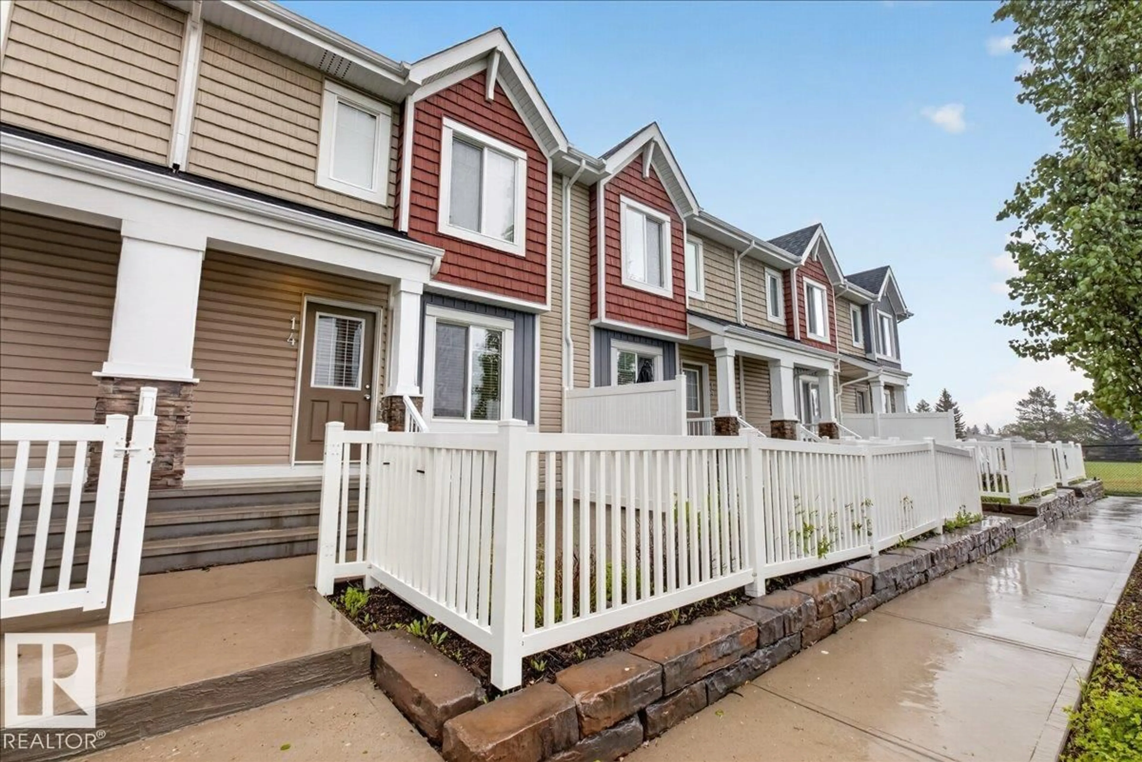 Home with vinyl exterior material, street for #14 - 1508 105 ST, Edmonton Alberta T6J5R8