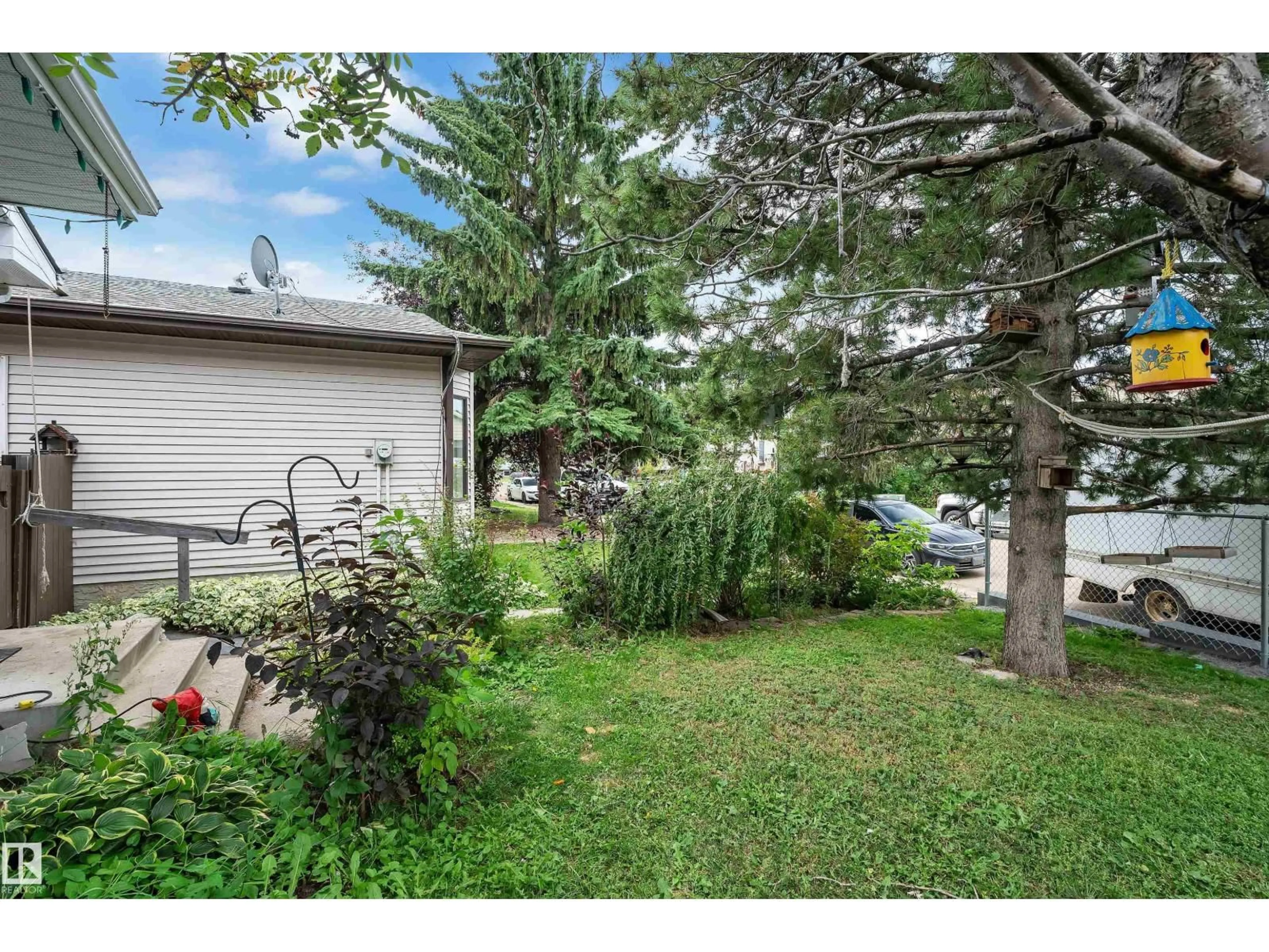 Patio, unknown for 442 KIRKPATRICK CR, Edmonton Alberta T6L5E1