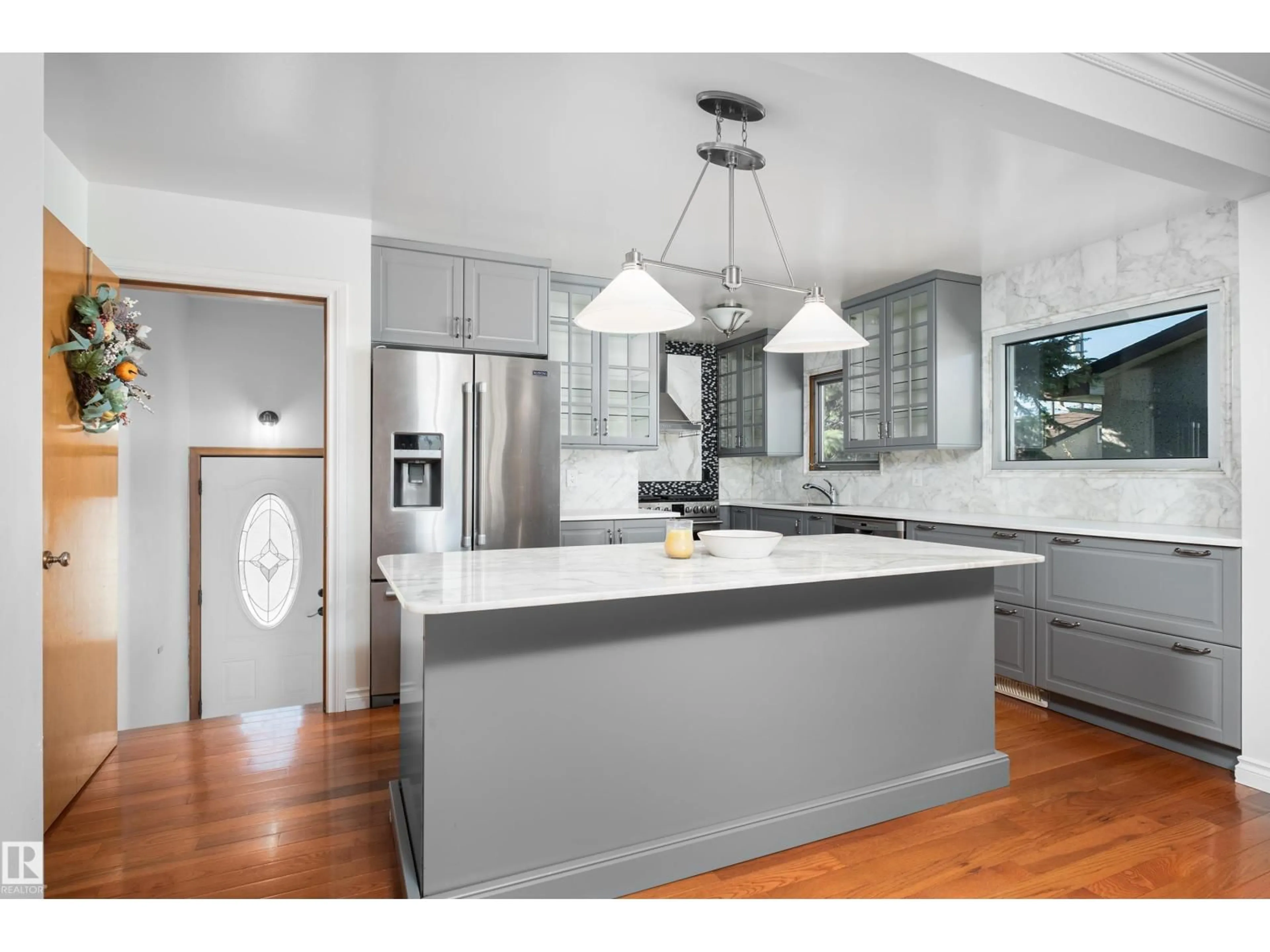 Contemporary kitchen, unknown for 3509 121A AV, Edmonton Alberta T5W1P5
