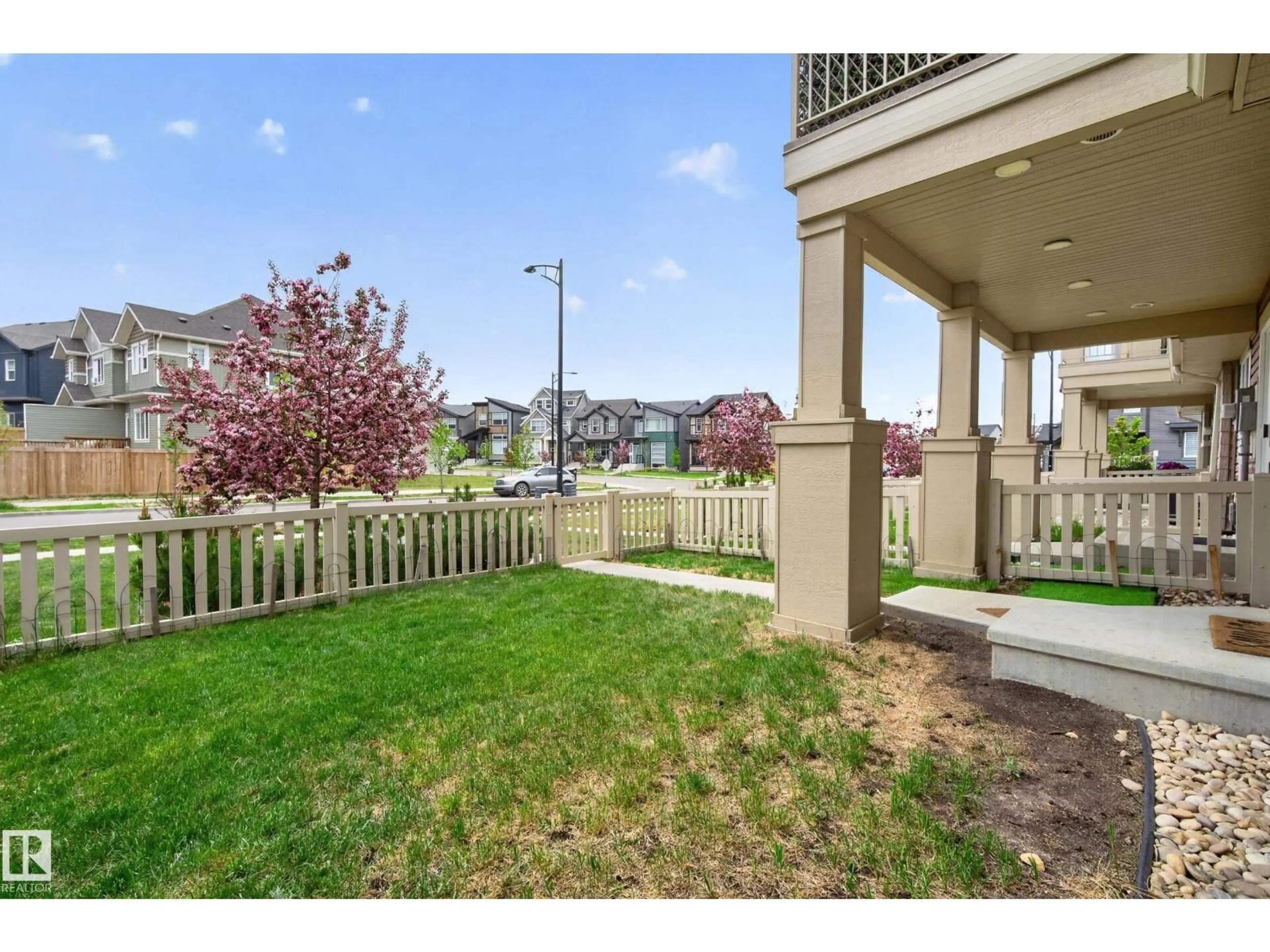 Patio, street for 856 DANIELS WY, Edmonton Alberta T6W4C8