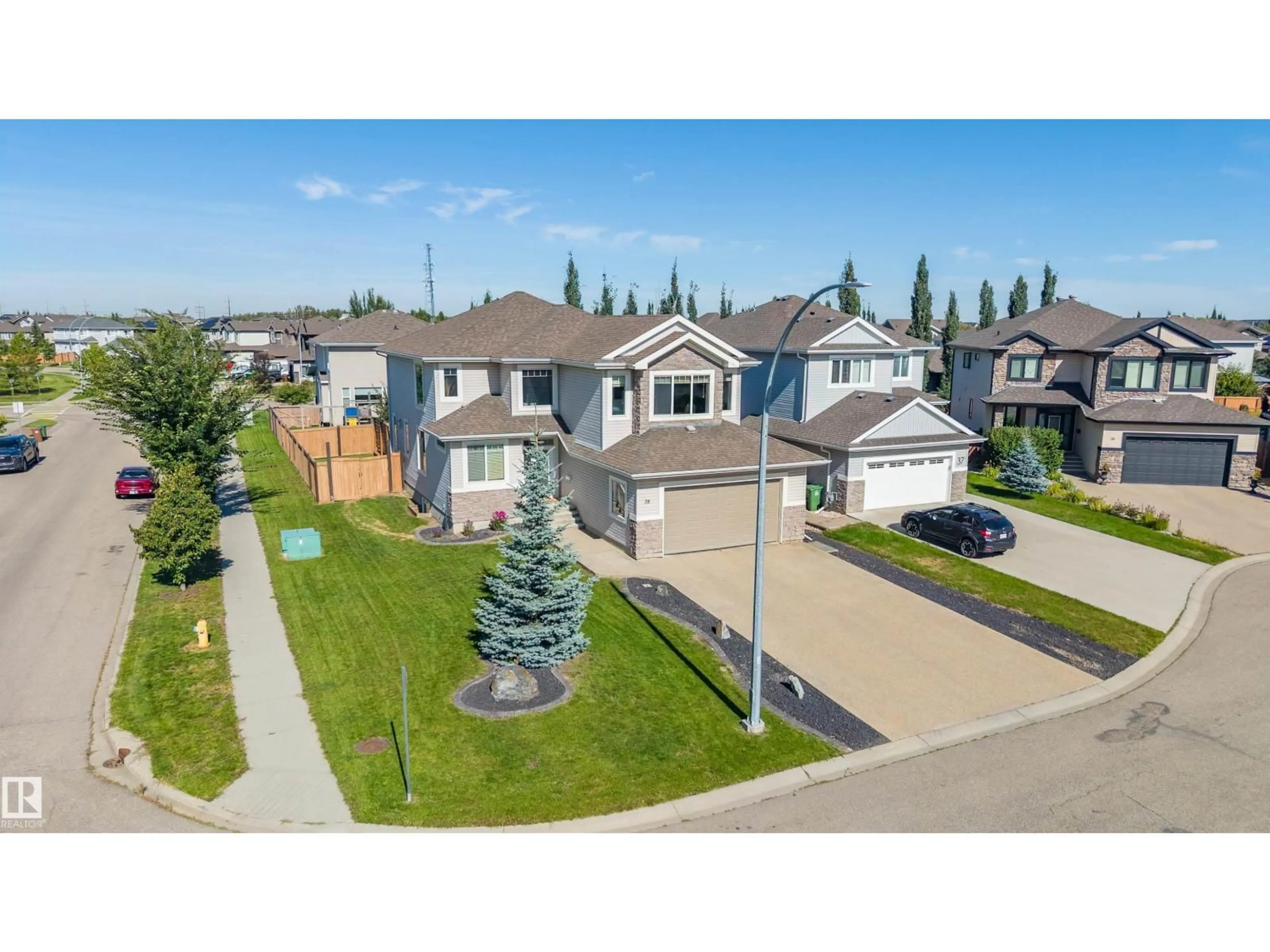 A pic from outside/outdoor area/front of a property/back of a property/a pic from drone, street for 38 NOBLE CL, St. Albert Alberta T8N4C1