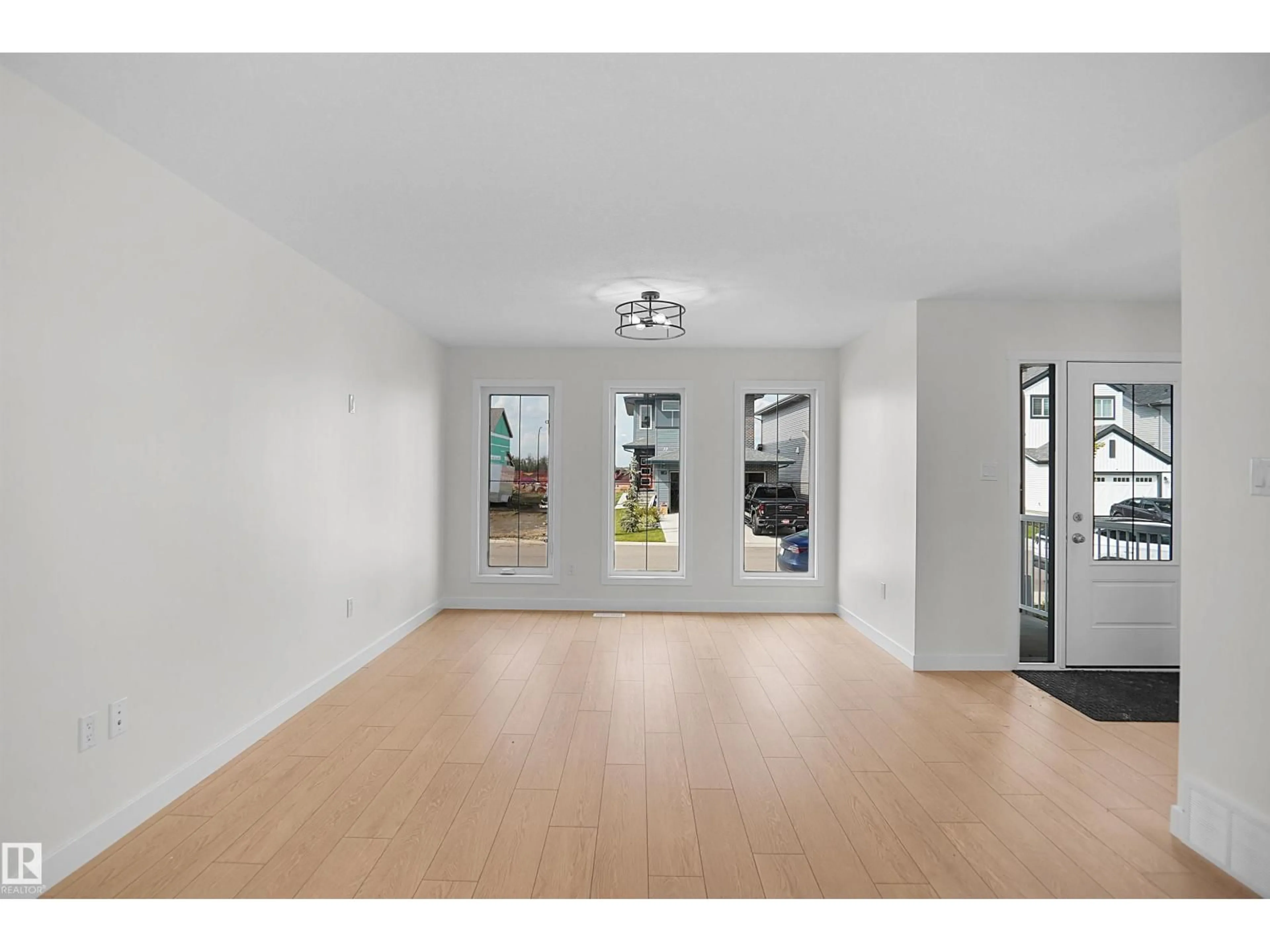 Indoor entryway for 31 ETON LI, Spruce Grove Alberta T7X2Z7