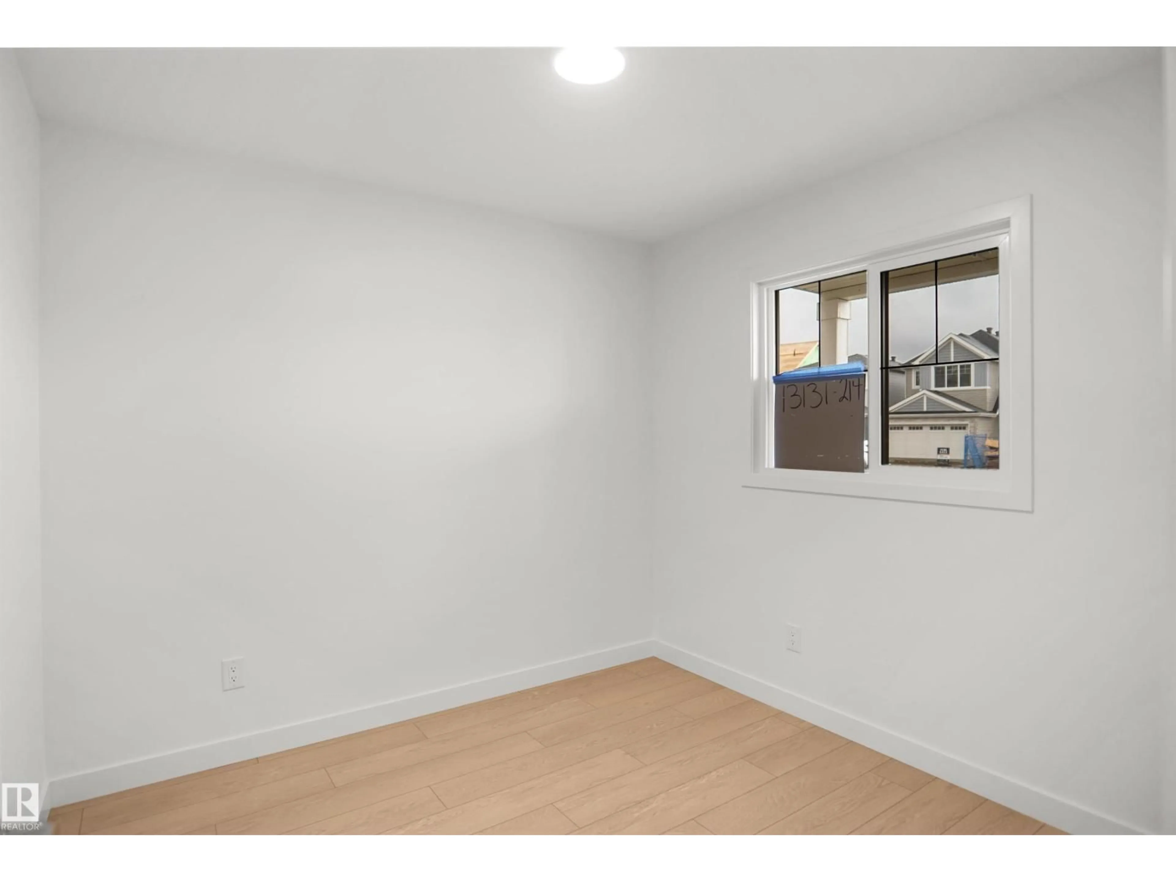 A pic of a room for 13131 214 ST, Edmonton Alberta T5S0T7