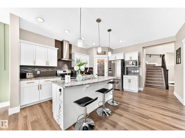 1239 24 AV, Edmonton 5