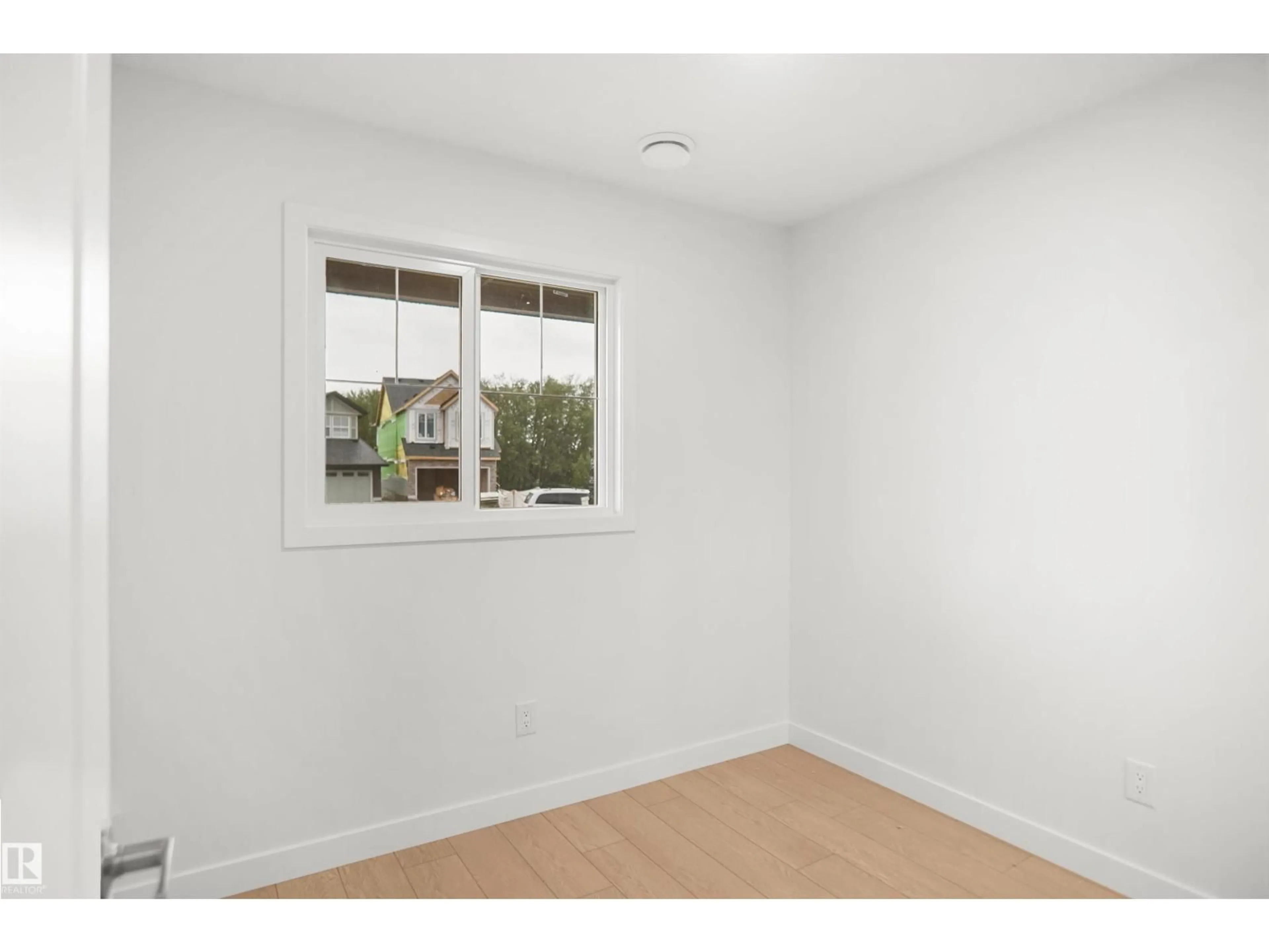 A pic of a room for 13135 214 ST, Edmonton Alberta T5S0T7