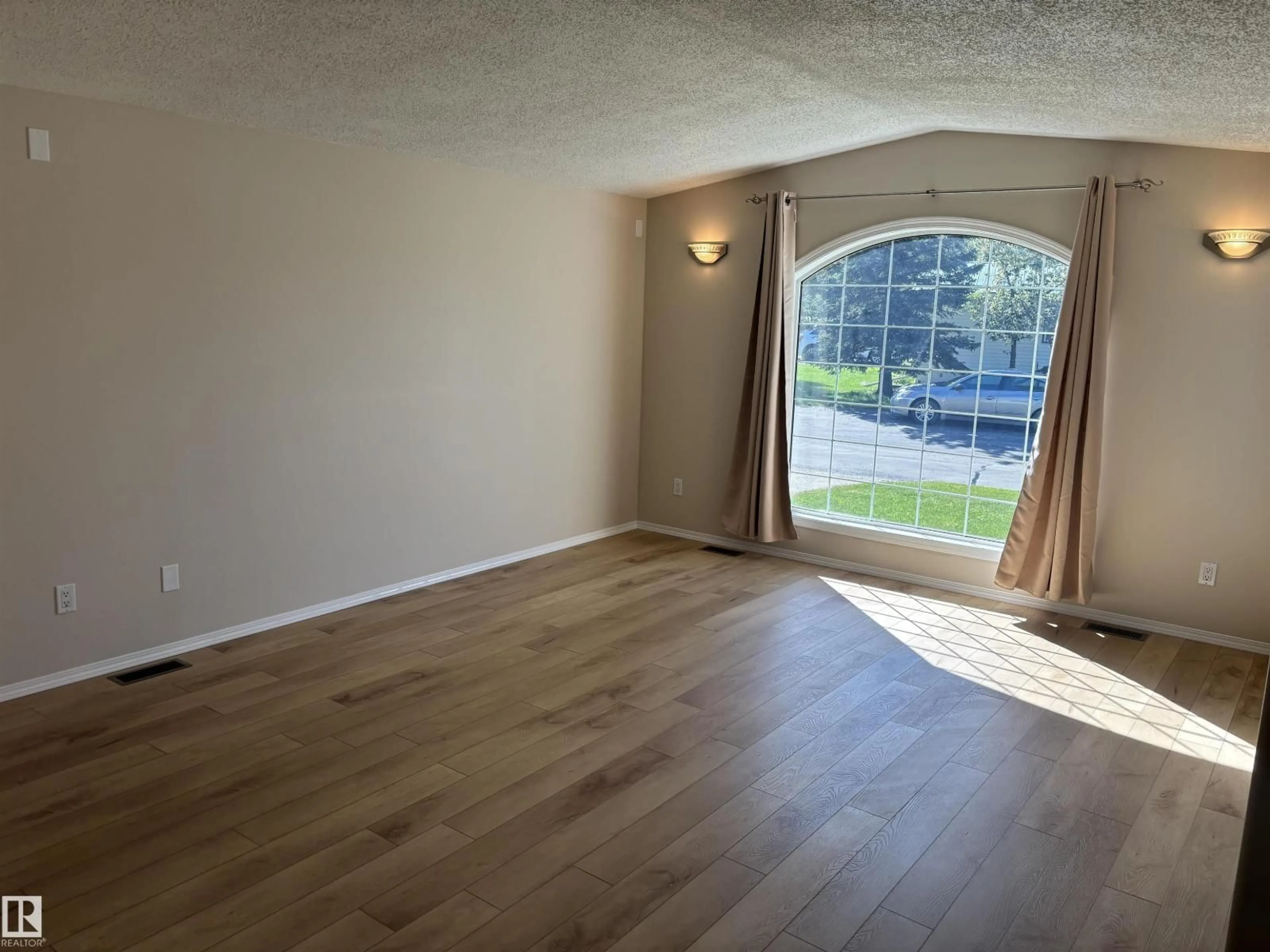 A pic of a room for 56 RIM RD, Edmonton Alberta T6P1C2