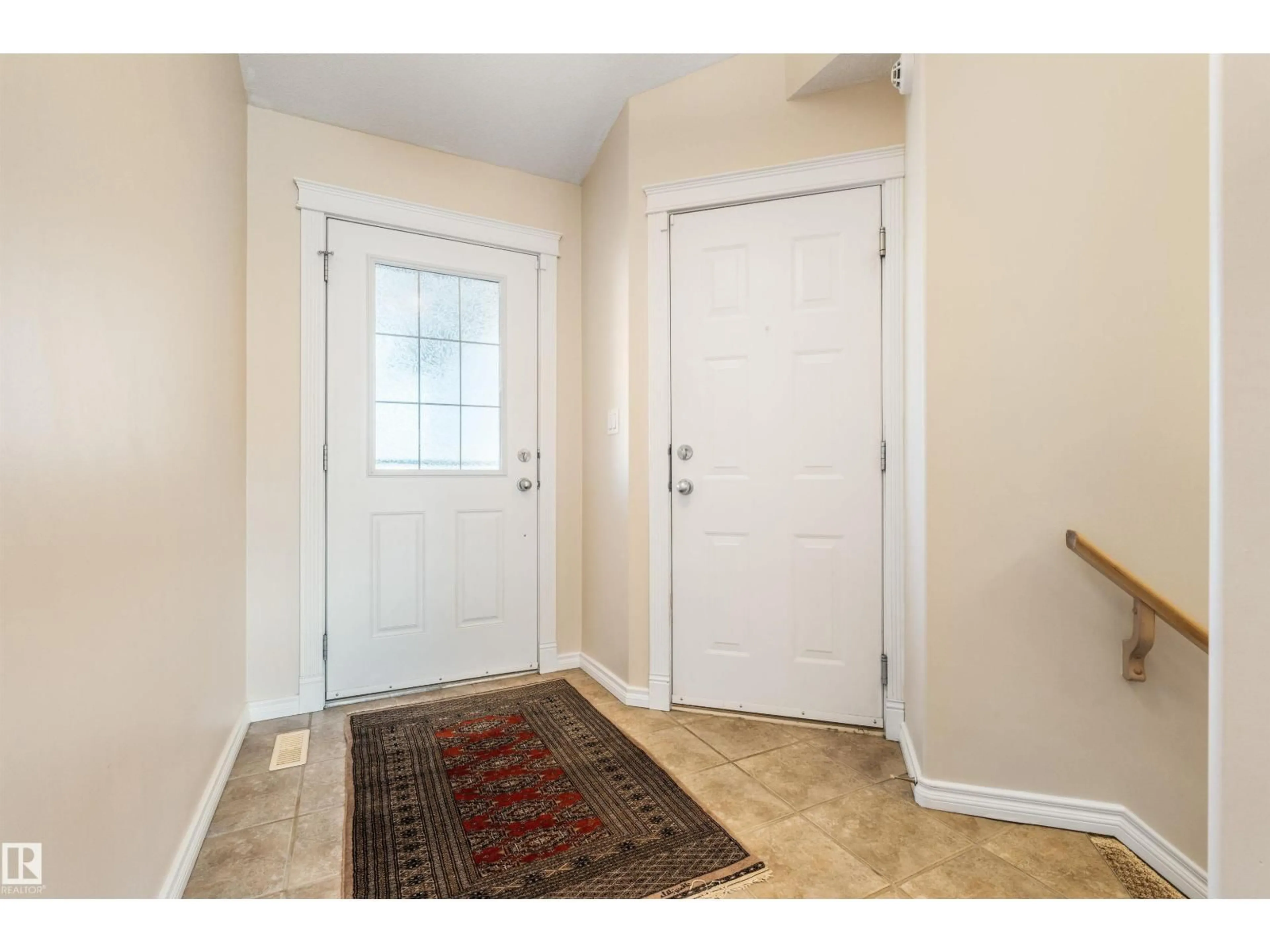 Indoor entryway for 15 HARVARD PL, Spruce Grove Alberta T7X4K8