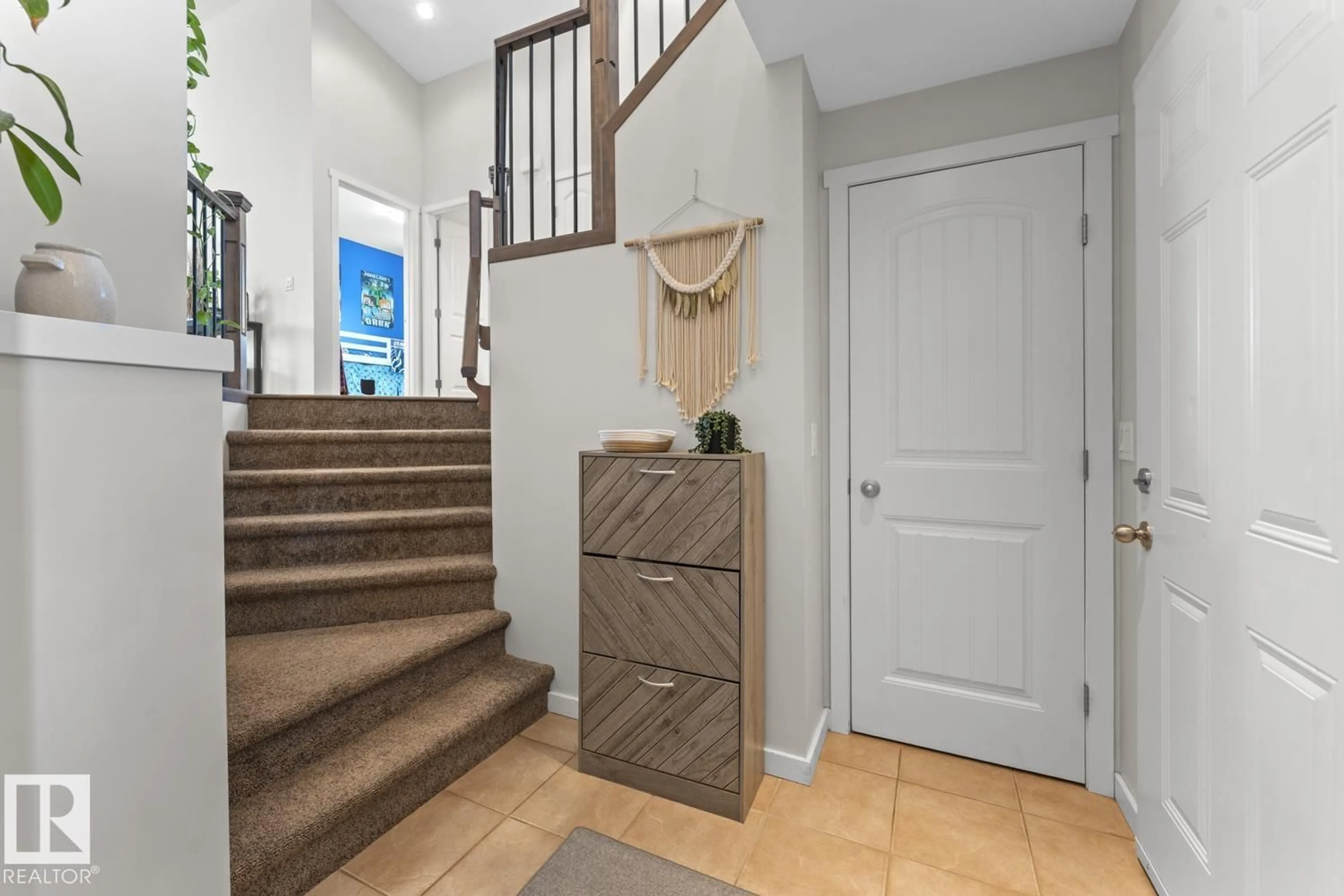 Indoor entryway for 4507 WORTHINGTON, Cold Lake Alberta T9M0J4