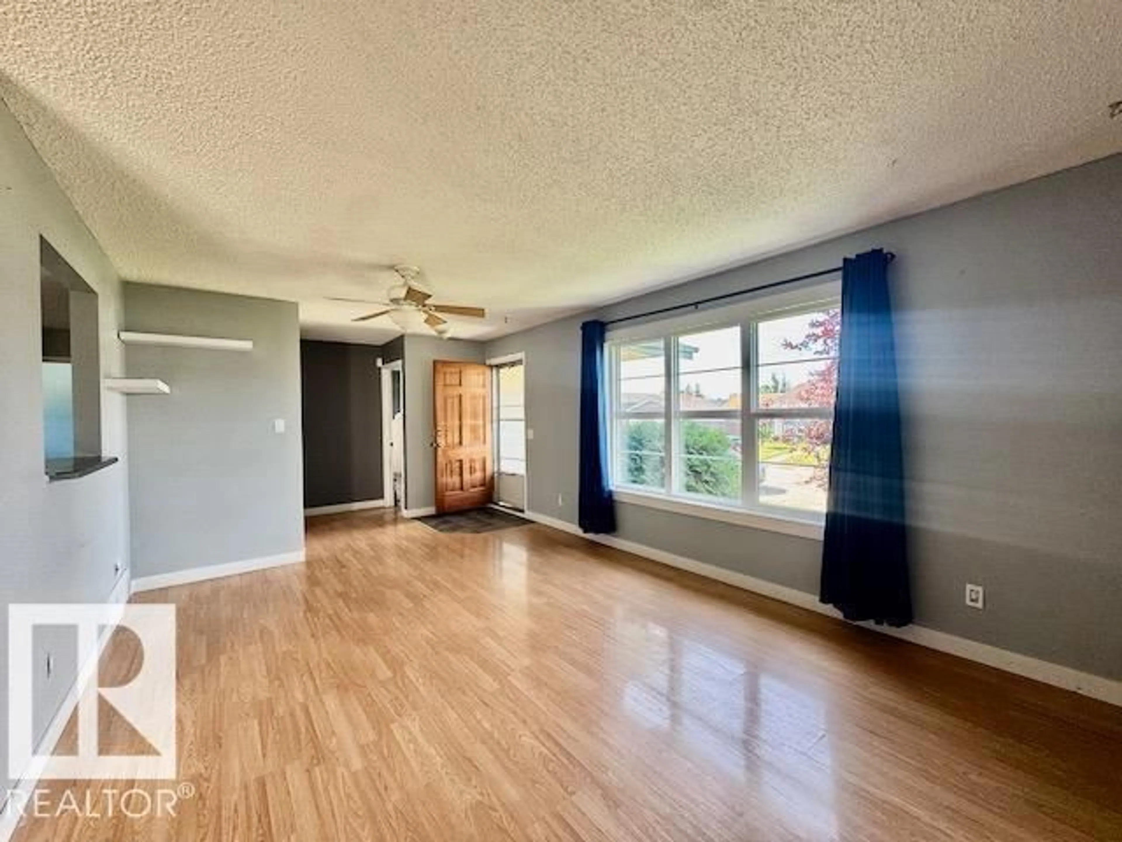 A pic of a room for NW - 1715 38 ST, Edmonton Alberta T6L3H1
