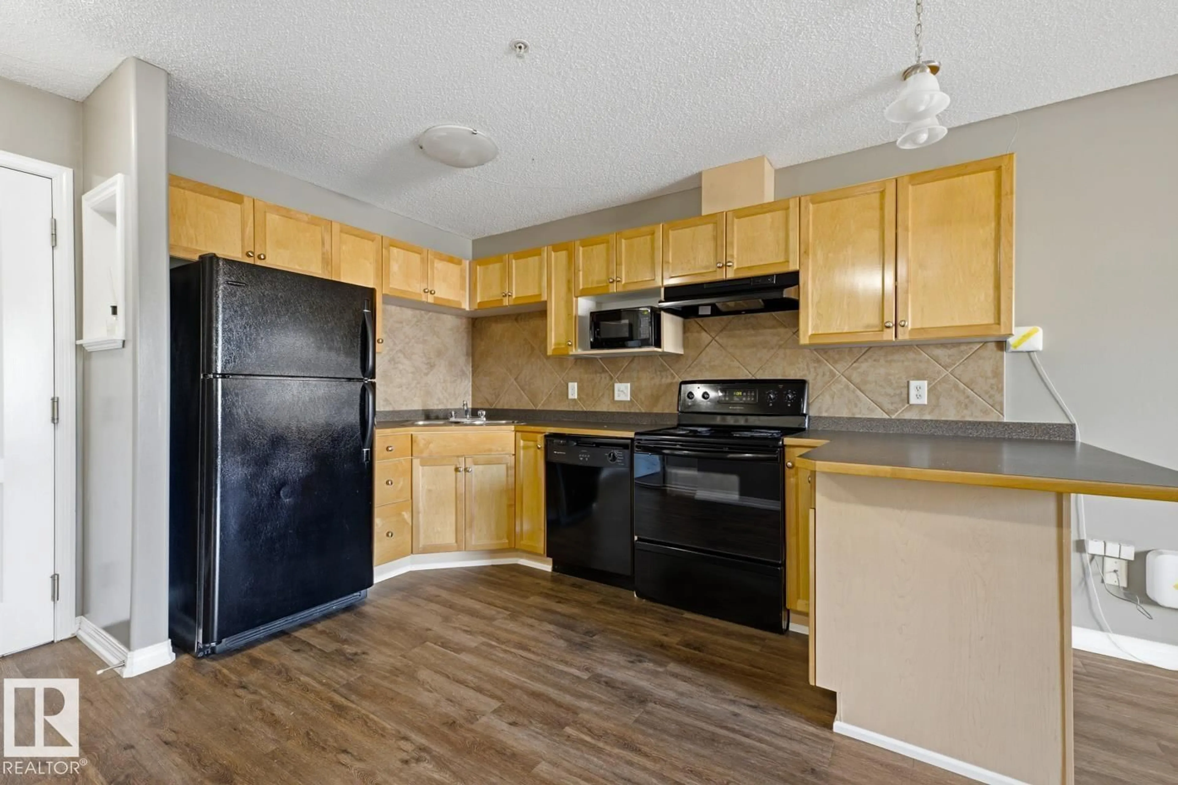 Standard kitchen, unknown for #101 - 7511 171 ST, Edmonton Alberta T5T6S7