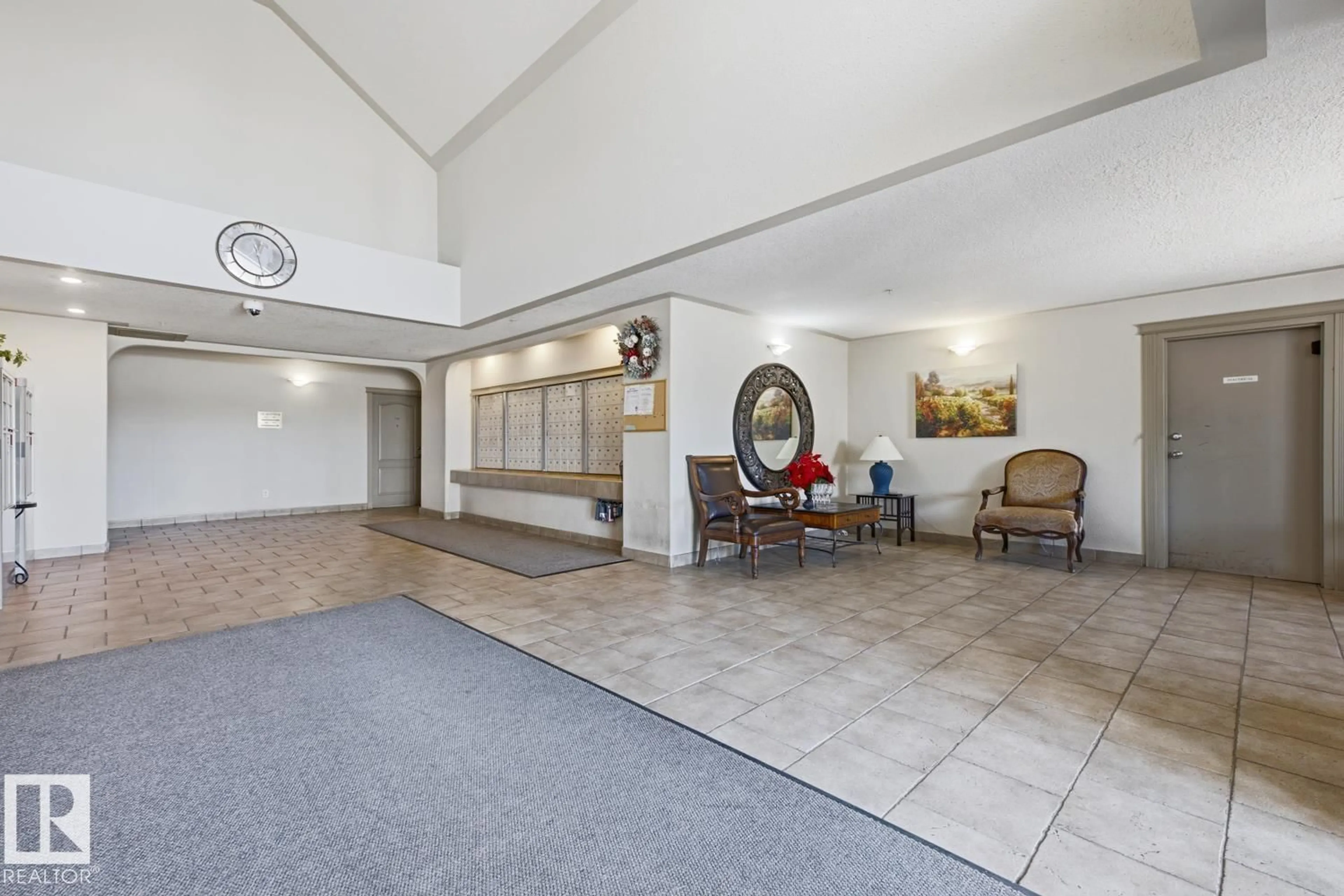 Lobby for #101 - 7511 171 ST, Edmonton Alberta T5T6S7
