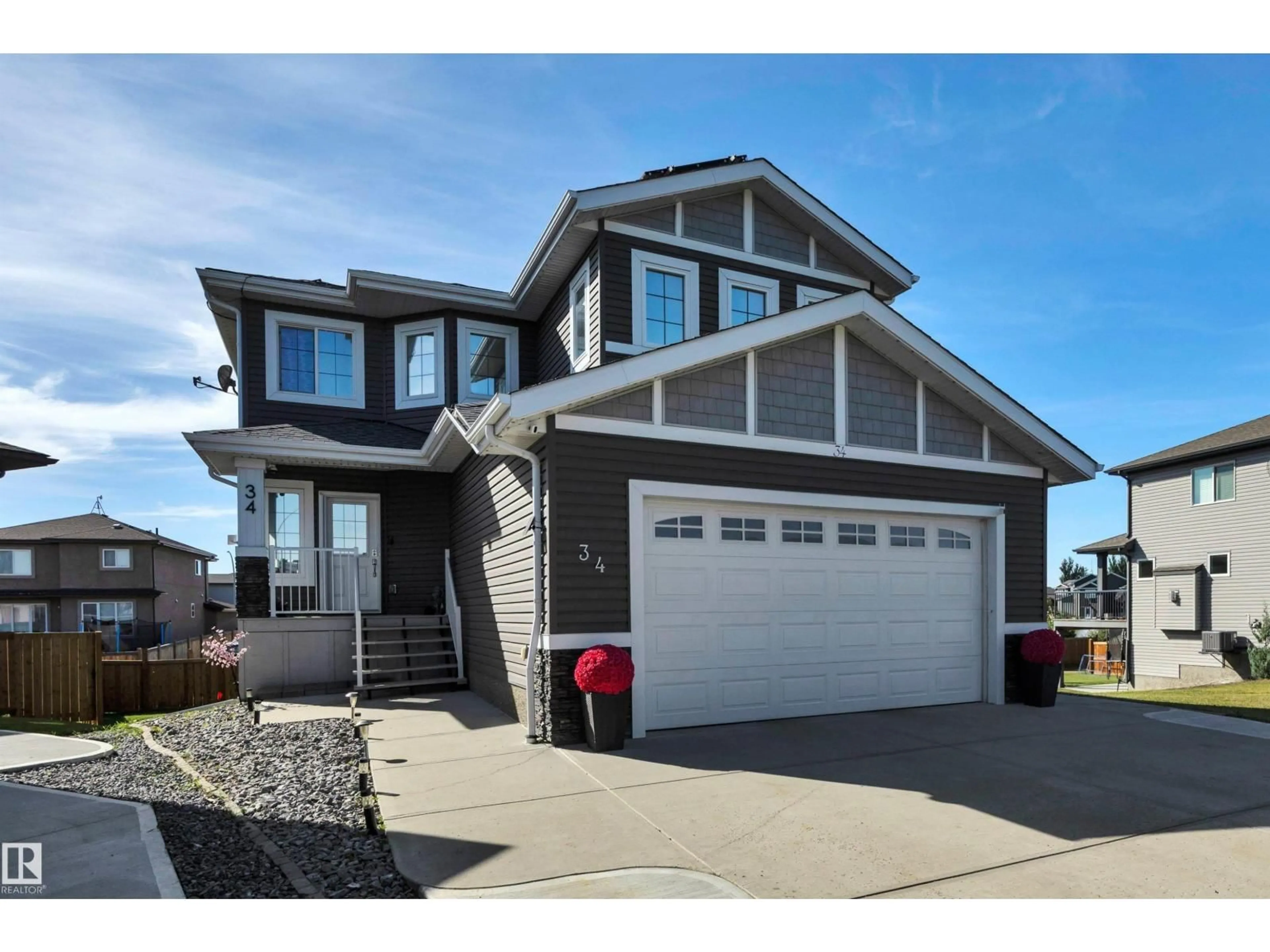 Home with vinyl exterior material, street for 34 SOUTHBRIDGE CRES, Calmar Alberta T0C0V0
