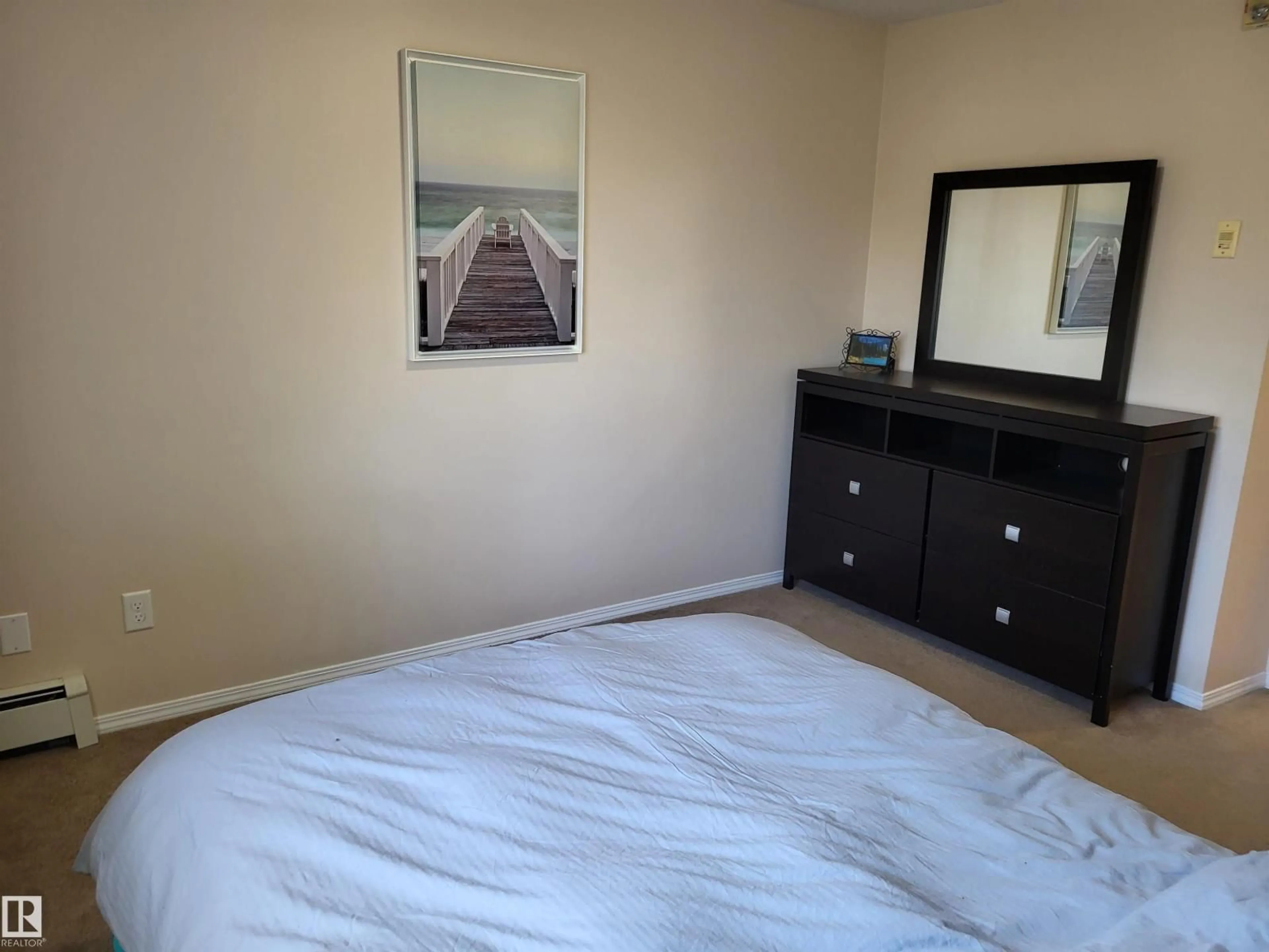 A pic of a room for 339 WOODSMERE CL, Fort Saskatchewan Alberta T8L0C8