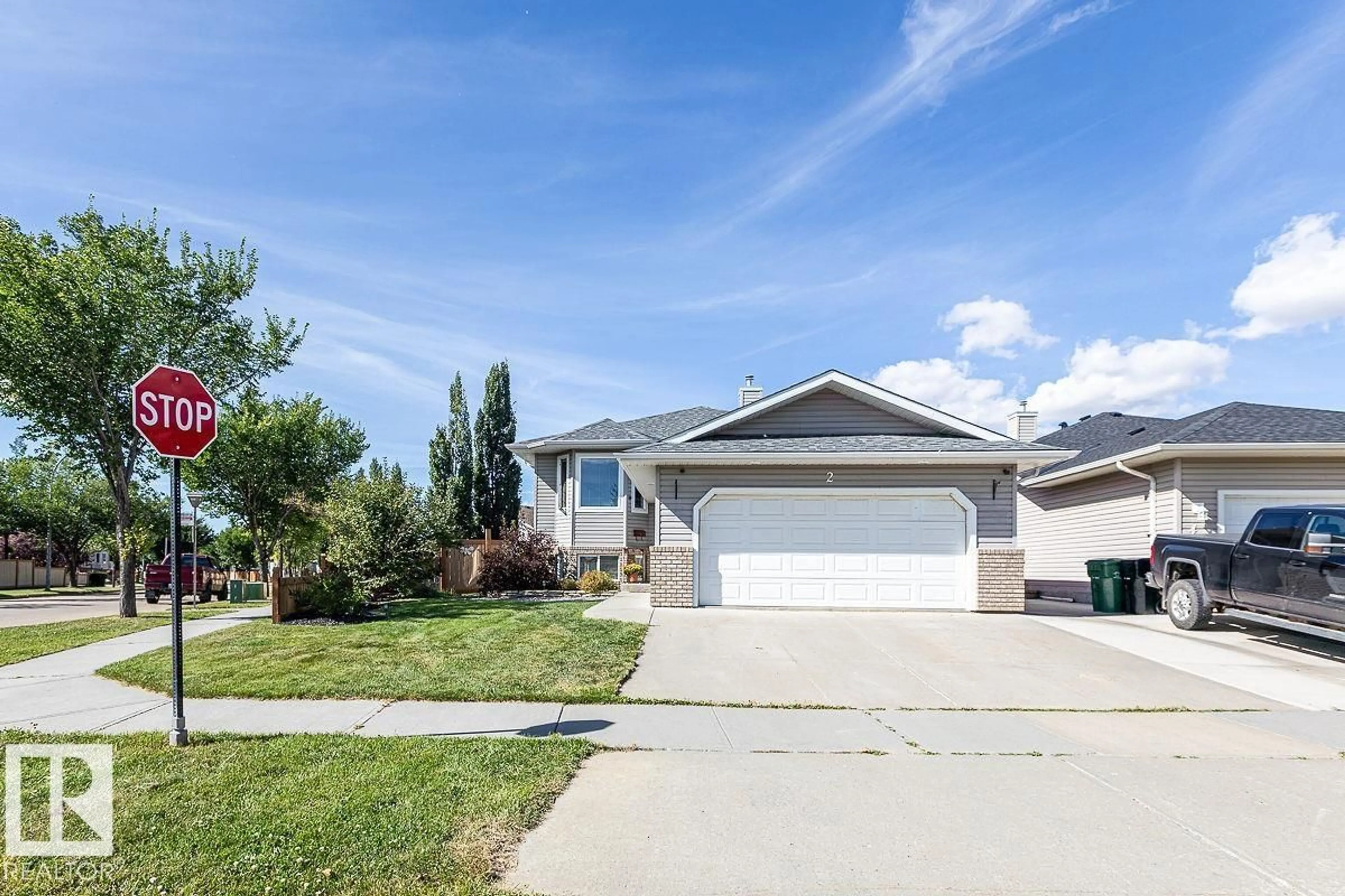 Home with vinyl exterior material, street for 2 WOODS PL, Leduc Alberta T9E8T1