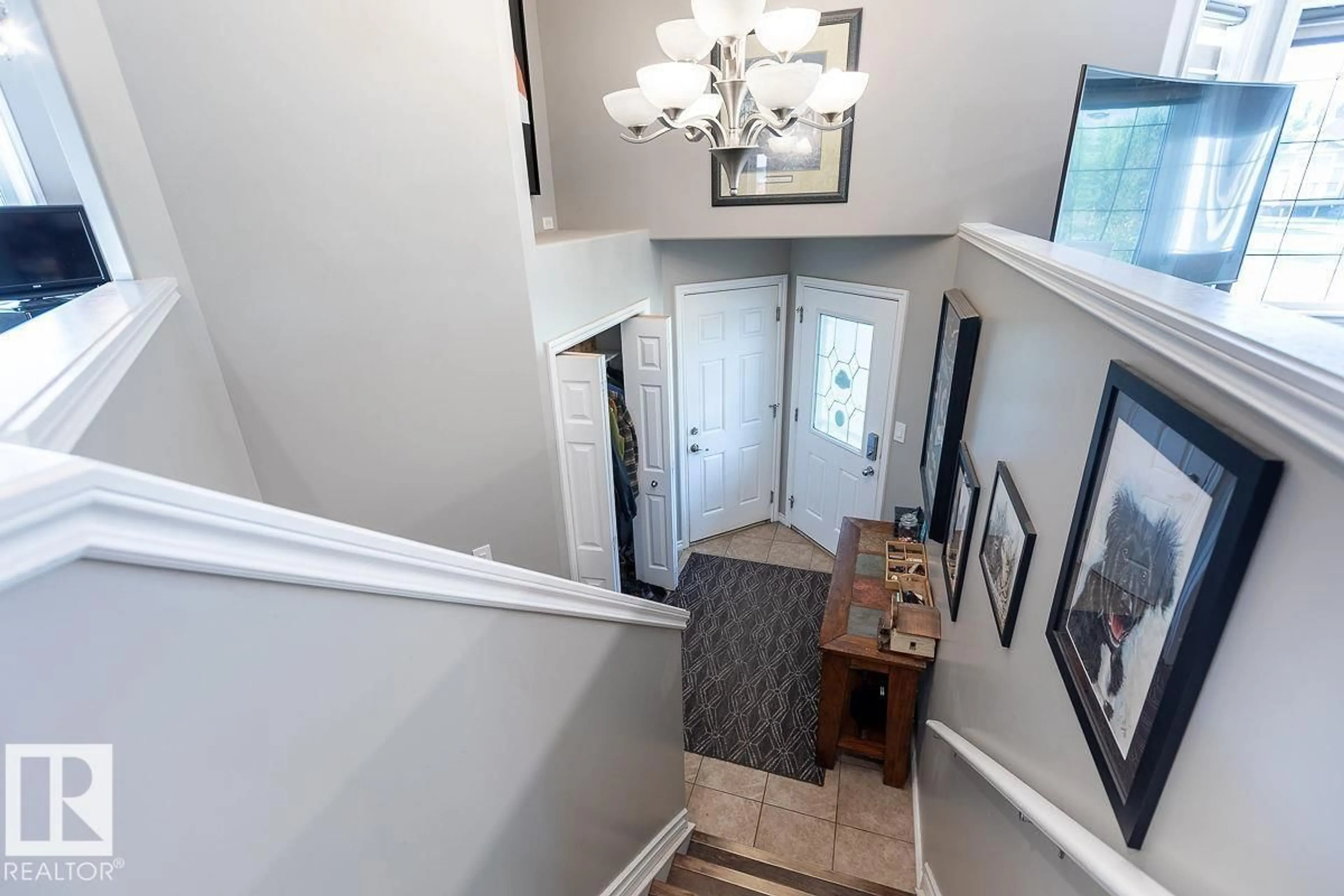 Indoor entryway for 2 WOODS PL, Leduc Alberta T9E8T1
