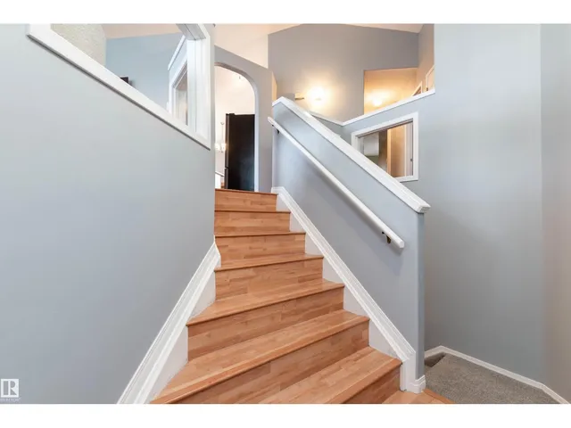 208 RAINBOW CR, Sherwood Park 2