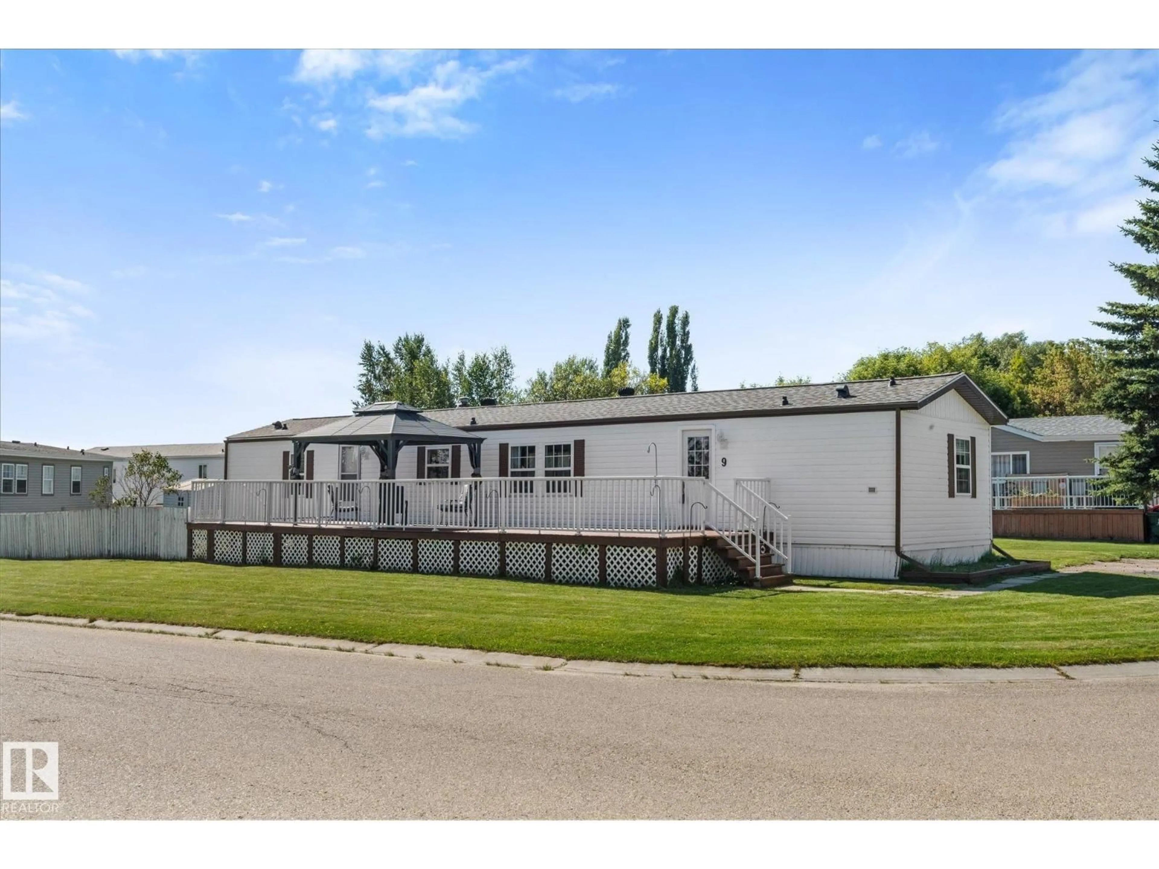 Home with vinyl exterior material, unknown for 9 - 3400 48 ST, Stony Plain Alberta T7Z1R9