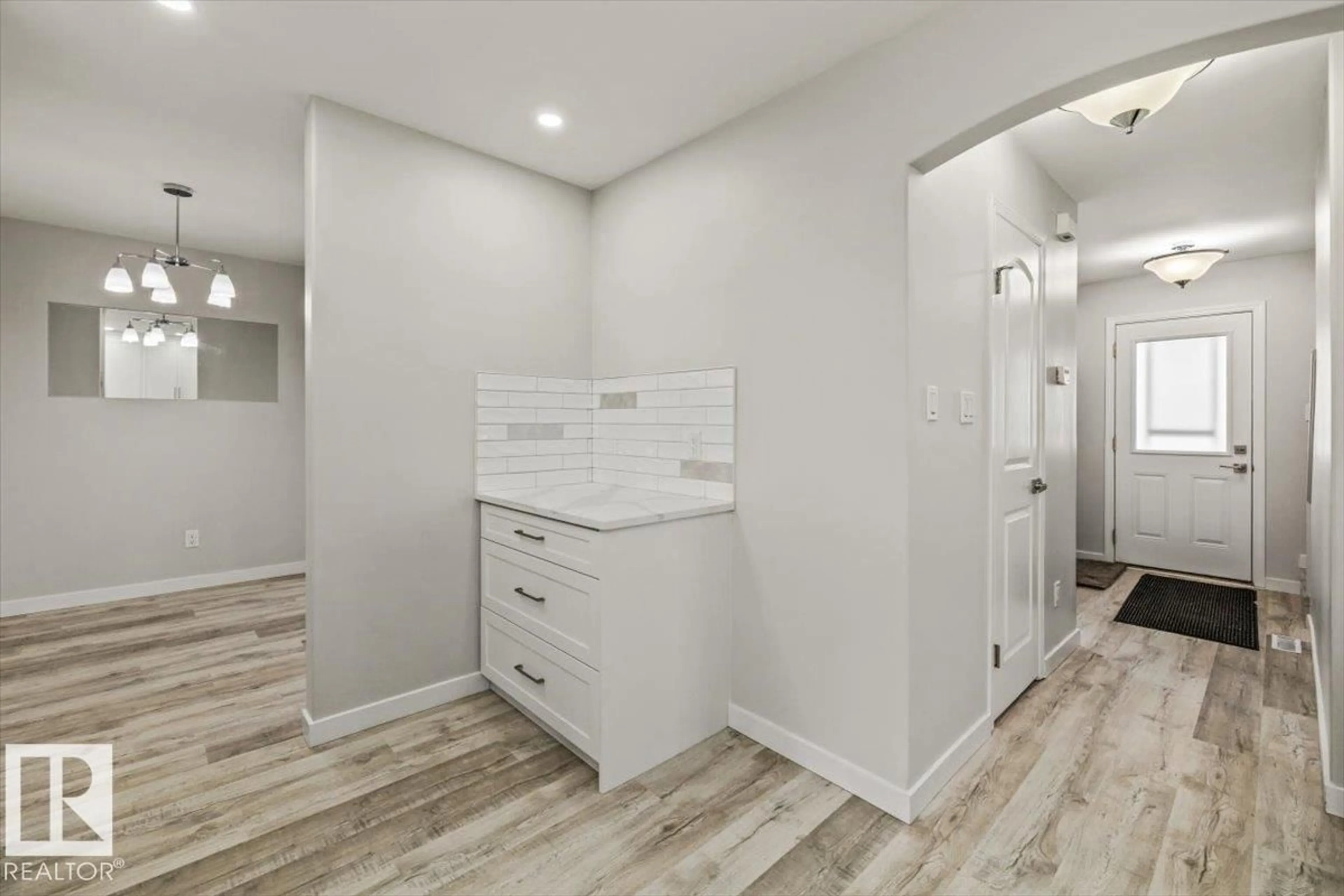 Unknown for 12C CASTLE TC, Edmonton Alberta T5X2E6