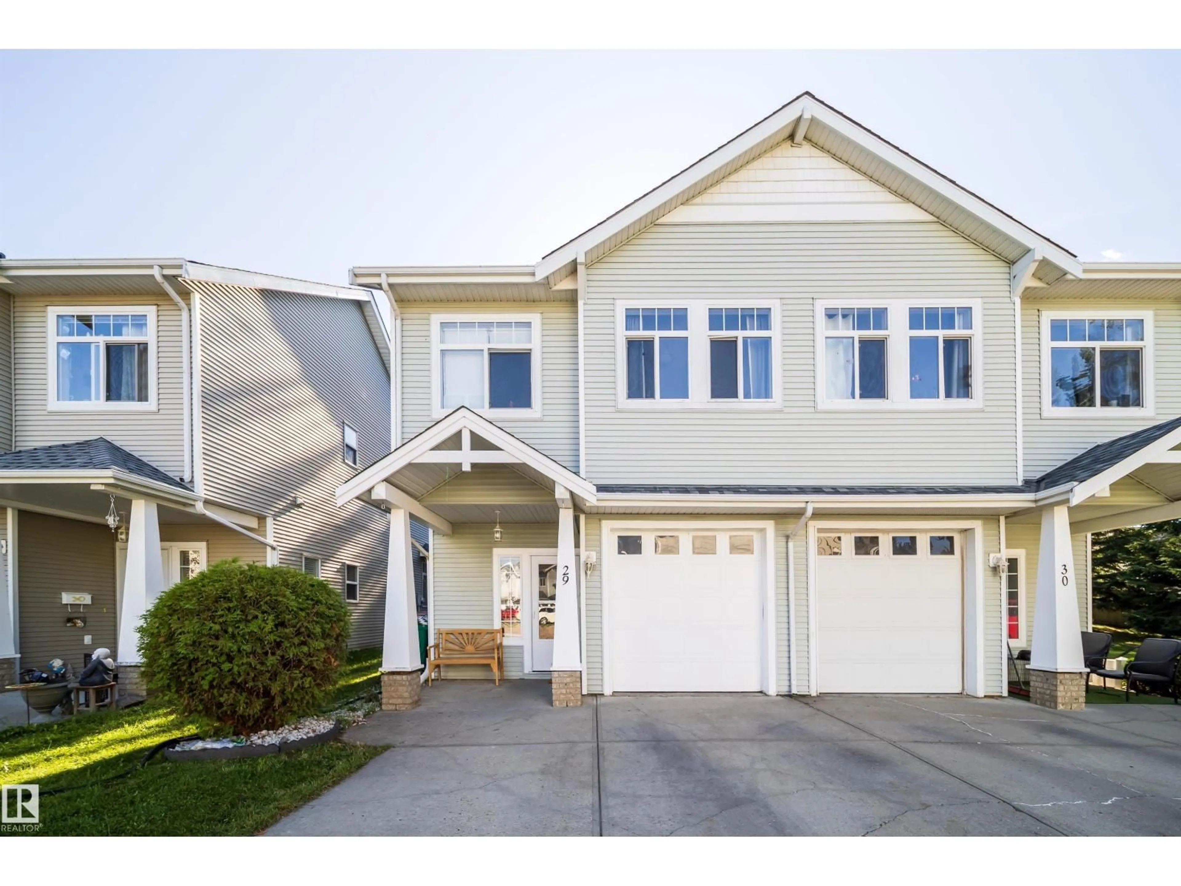 Home with vinyl exterior material, street for 29 ERIN RIDGE DR, St. Albert Alberta T8N7E2